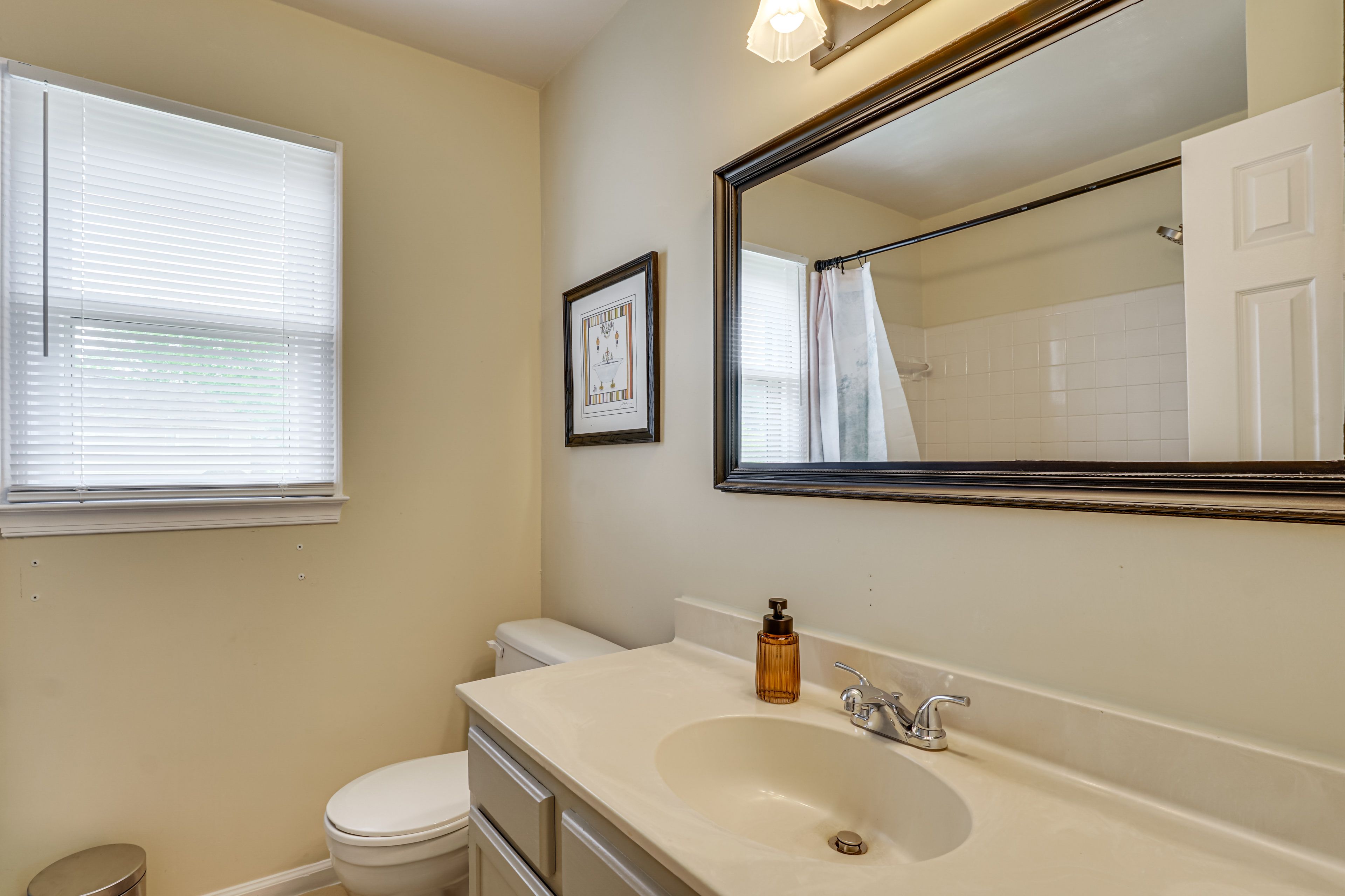 Full Bathroom | 2nd Floor