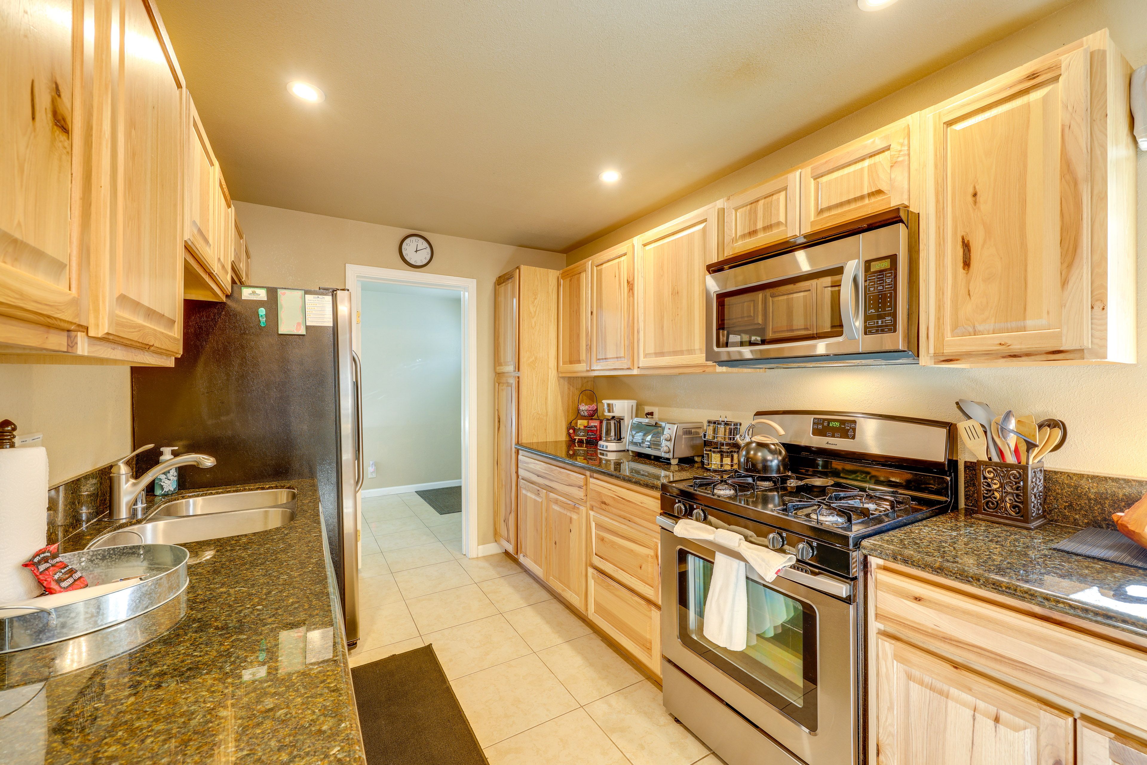 Kitchen | 1st Floor | Keurig & Drip Coffee Makers | Cooking Basics