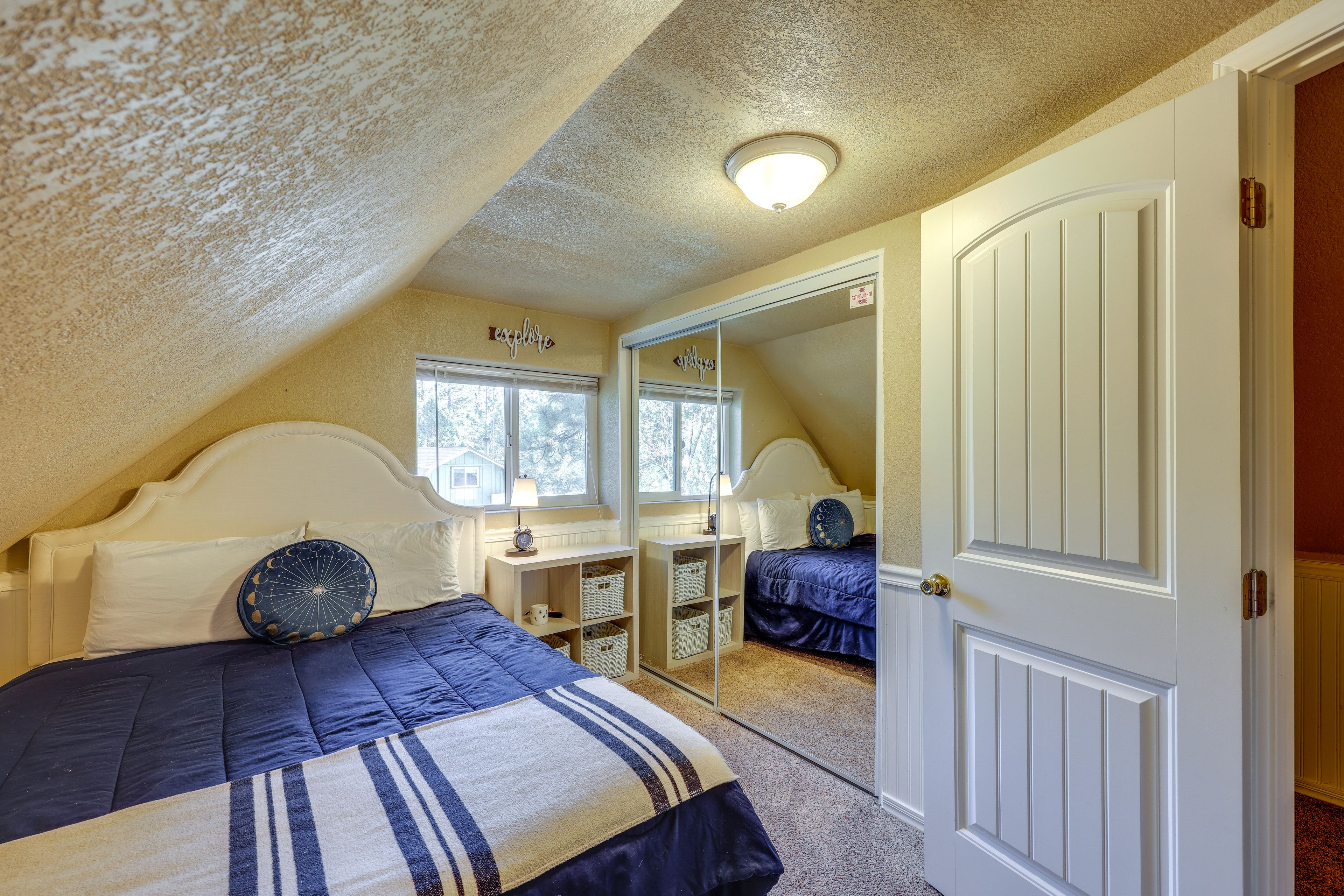 Bedroom 2 | 2nd Floor | Queen Bed