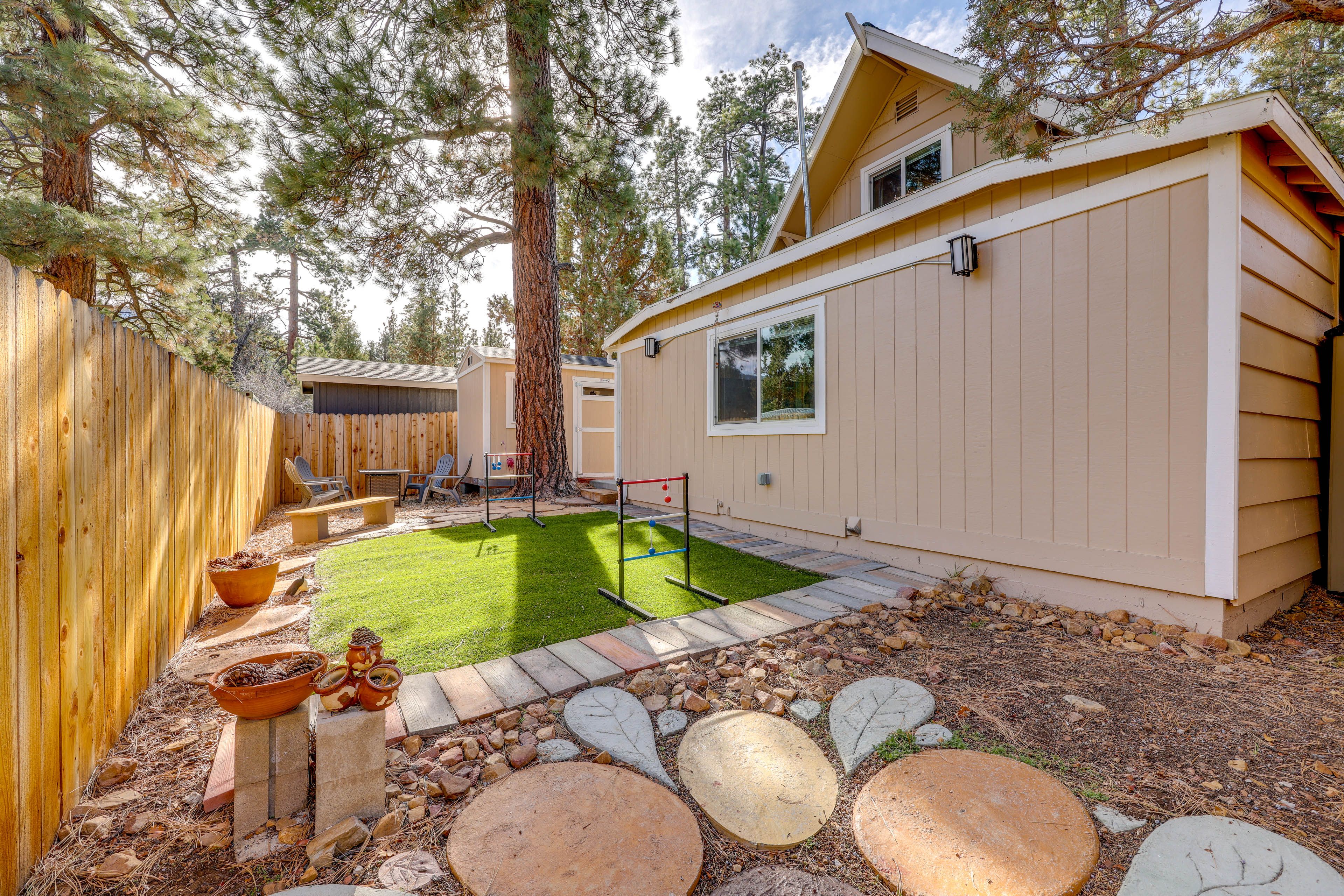 Fenced-In Yard | Fire Pit | 7 Mi to Snow Summit