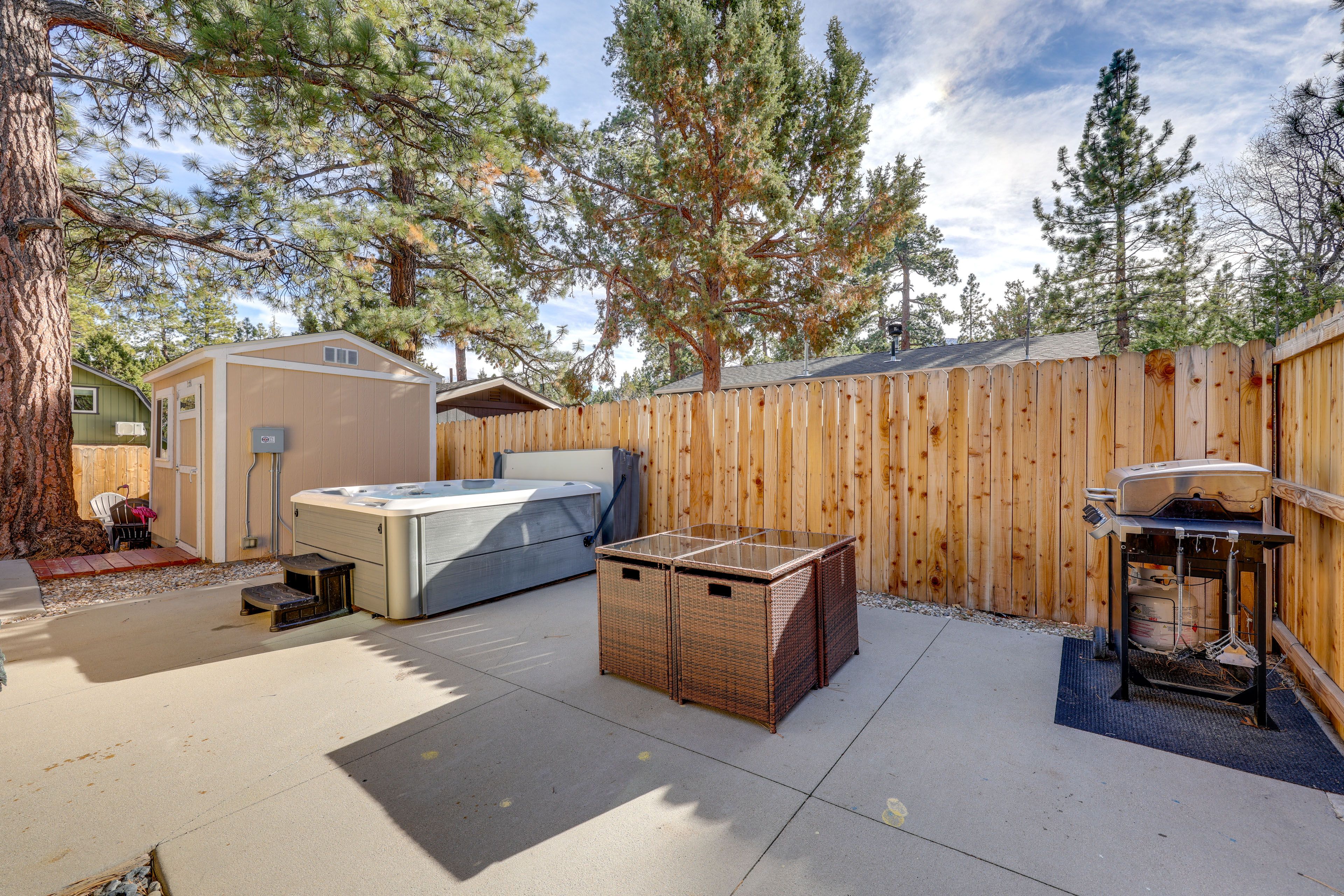 Patio | Outdoor Dining | Gas Grill