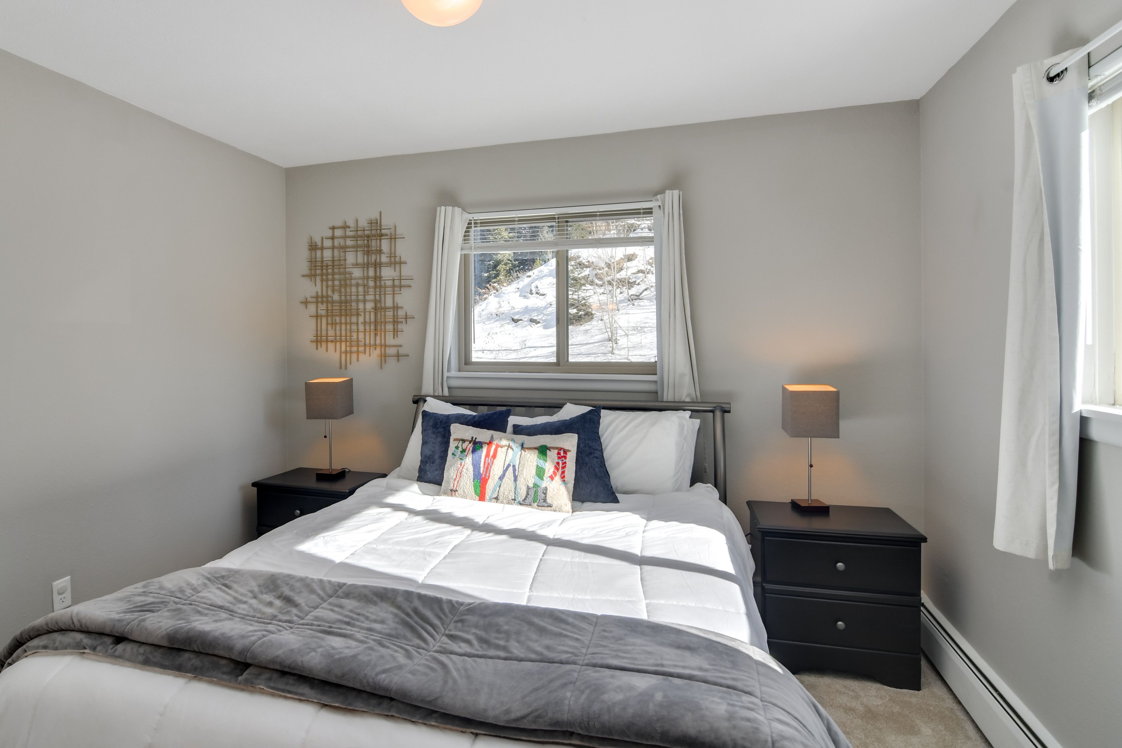 Bedroom 1 | Queen Bed | Linens Provided