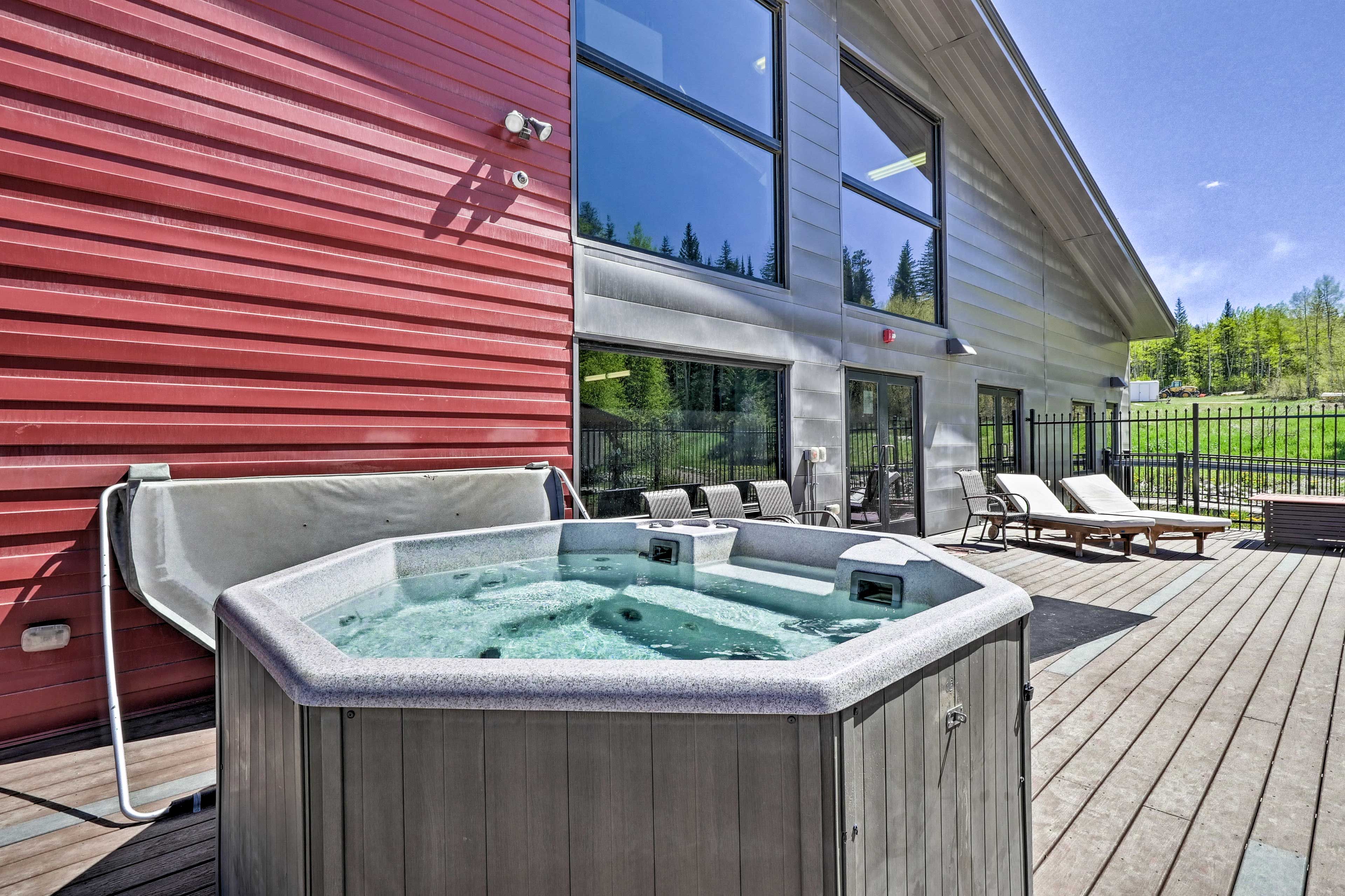 Hi Country Haus | Community Hot Tub