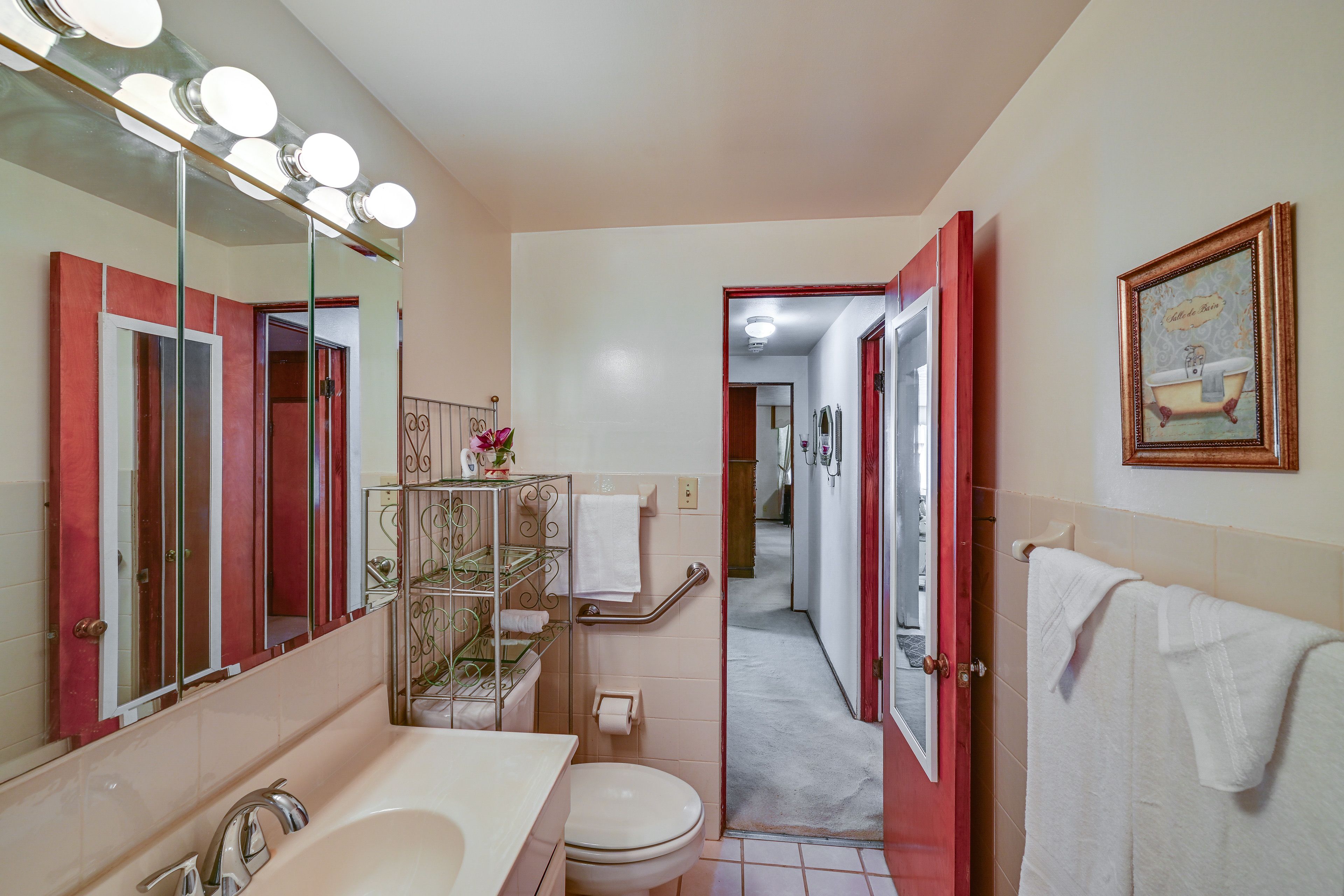 Full Bathroom