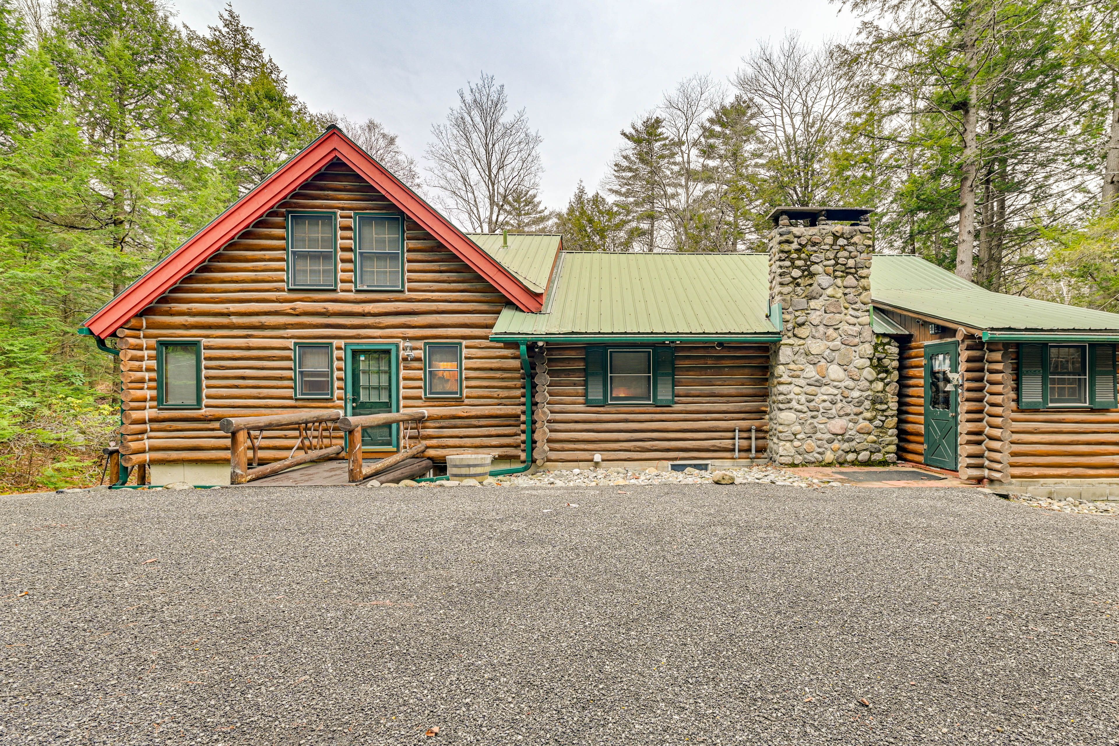 Parking | Driveway (4 Vehicles)