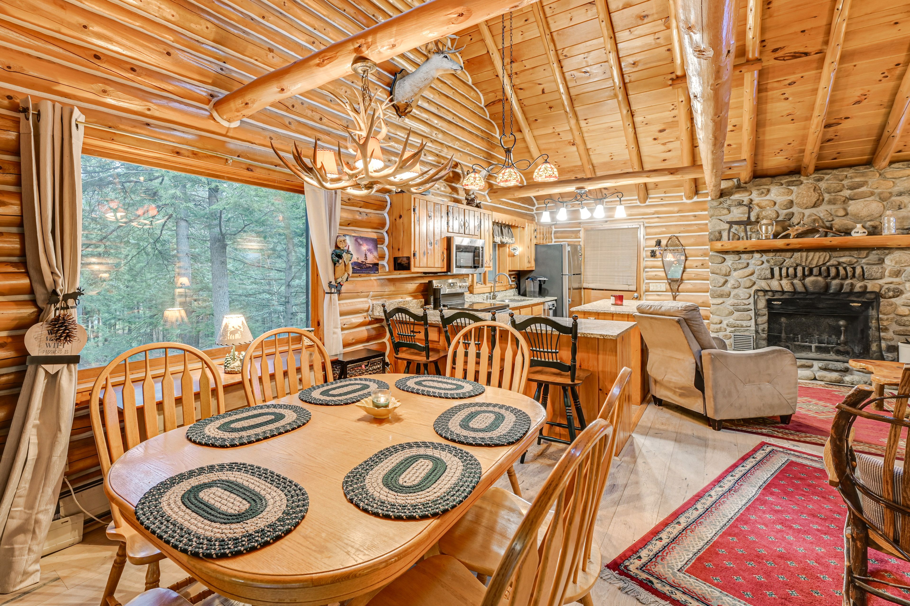 Dining Area | Main Level