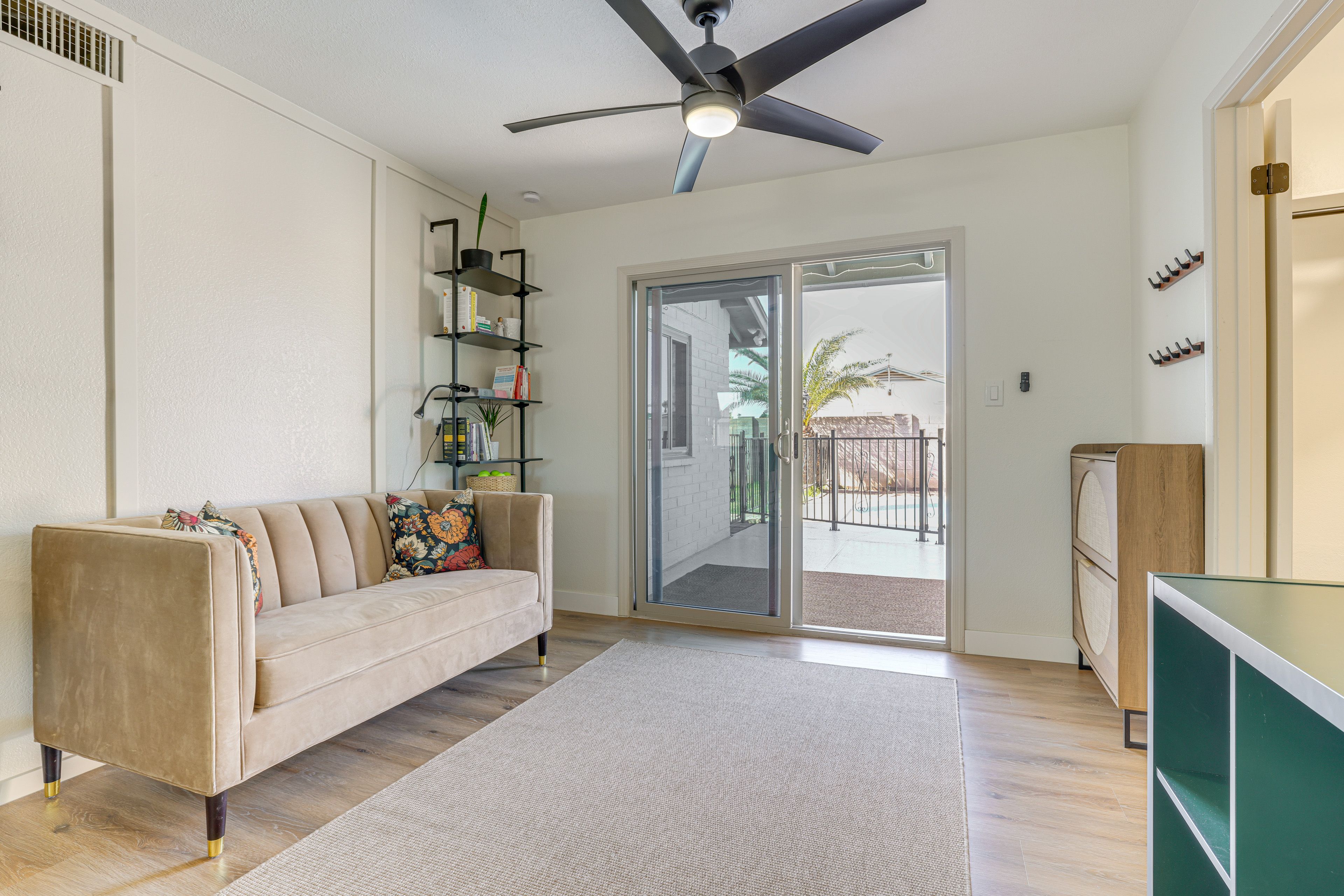 Living Room | Sleeper Sofa