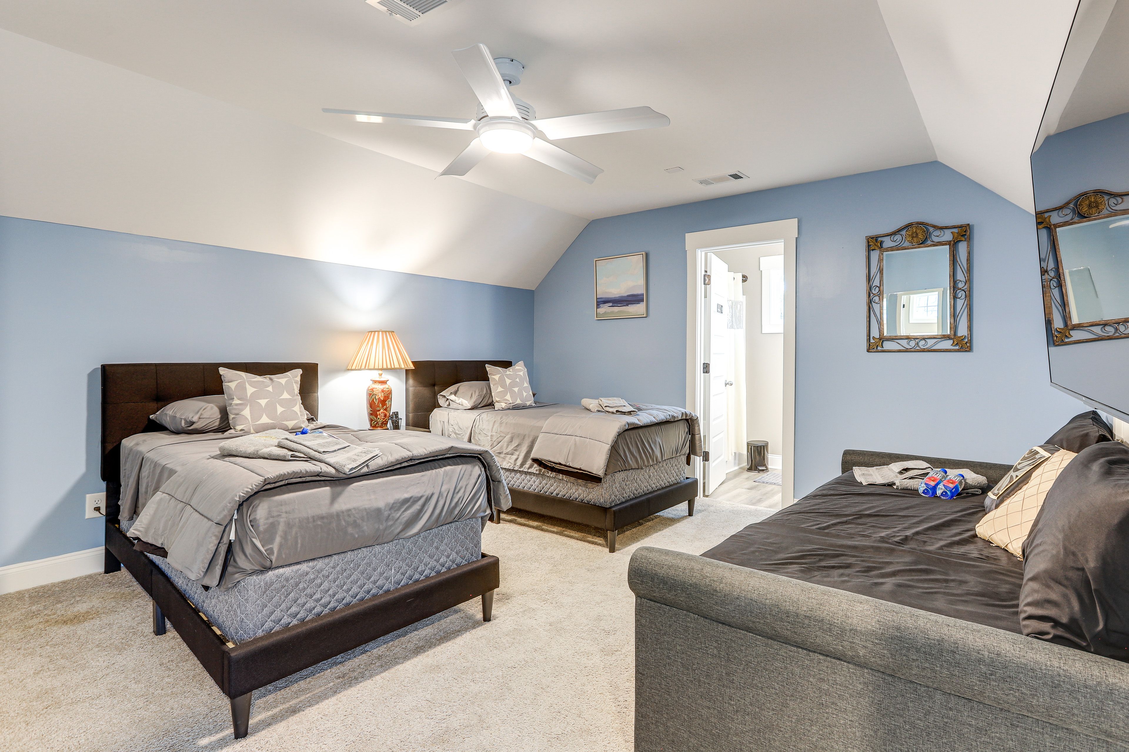 Bedroom 4 | 3 Twin Beds | Smart TV | 2nd Floor