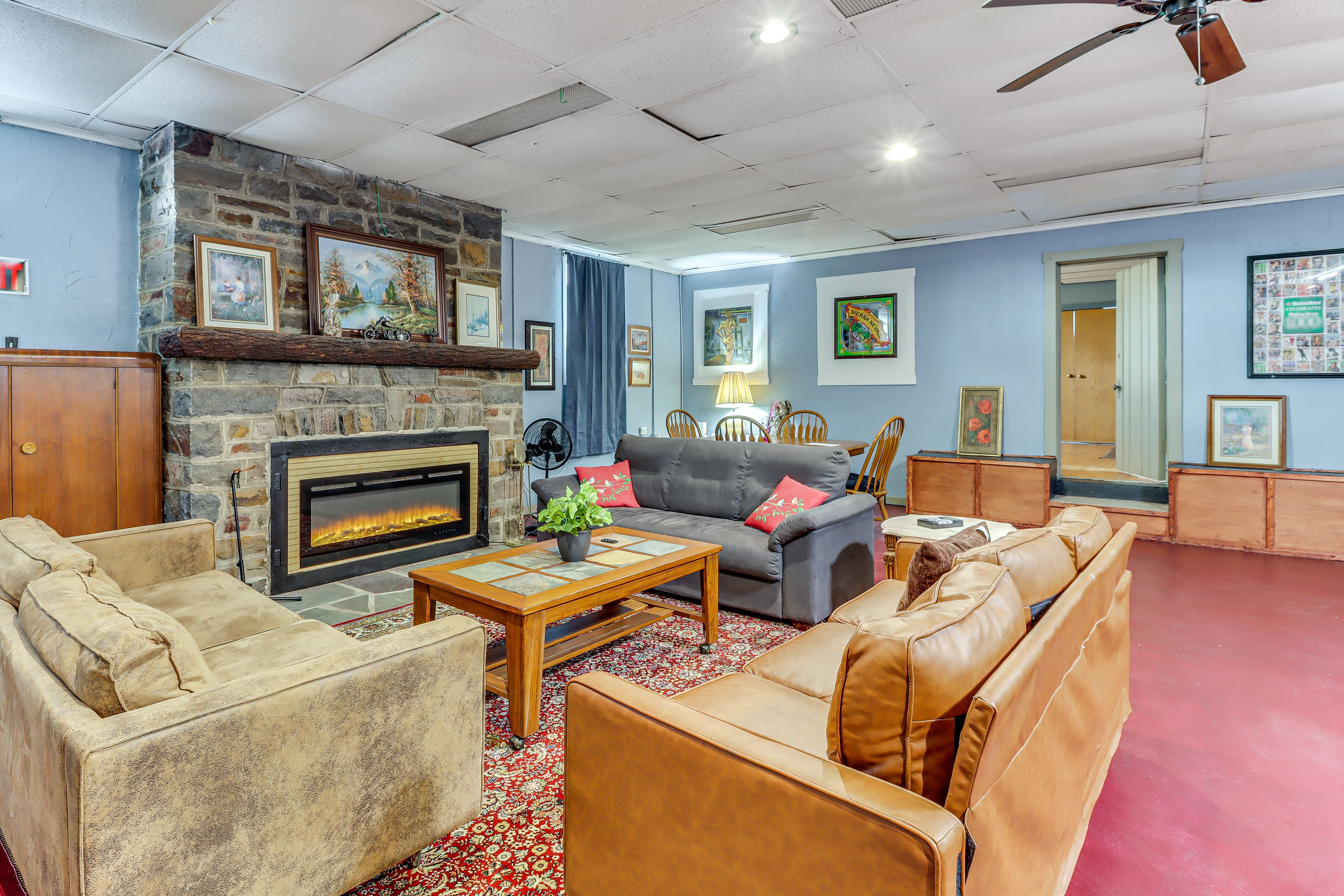 Summit Hill Vacation Rental | 3BR | 2BA | 2,000 Sq Ft | Step-Free Access