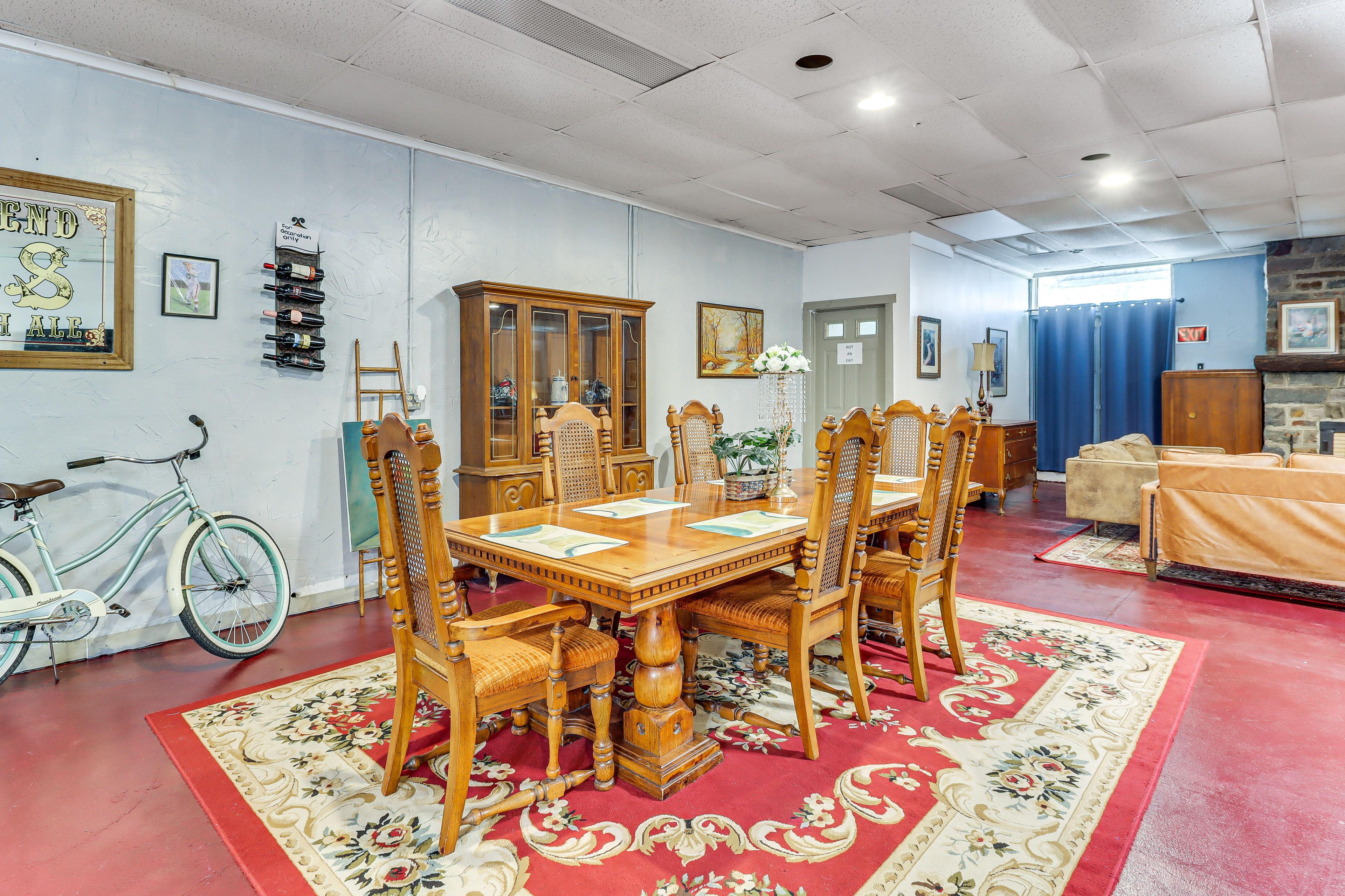 Dining Area | High Chair | Dishware/Flatware Provided