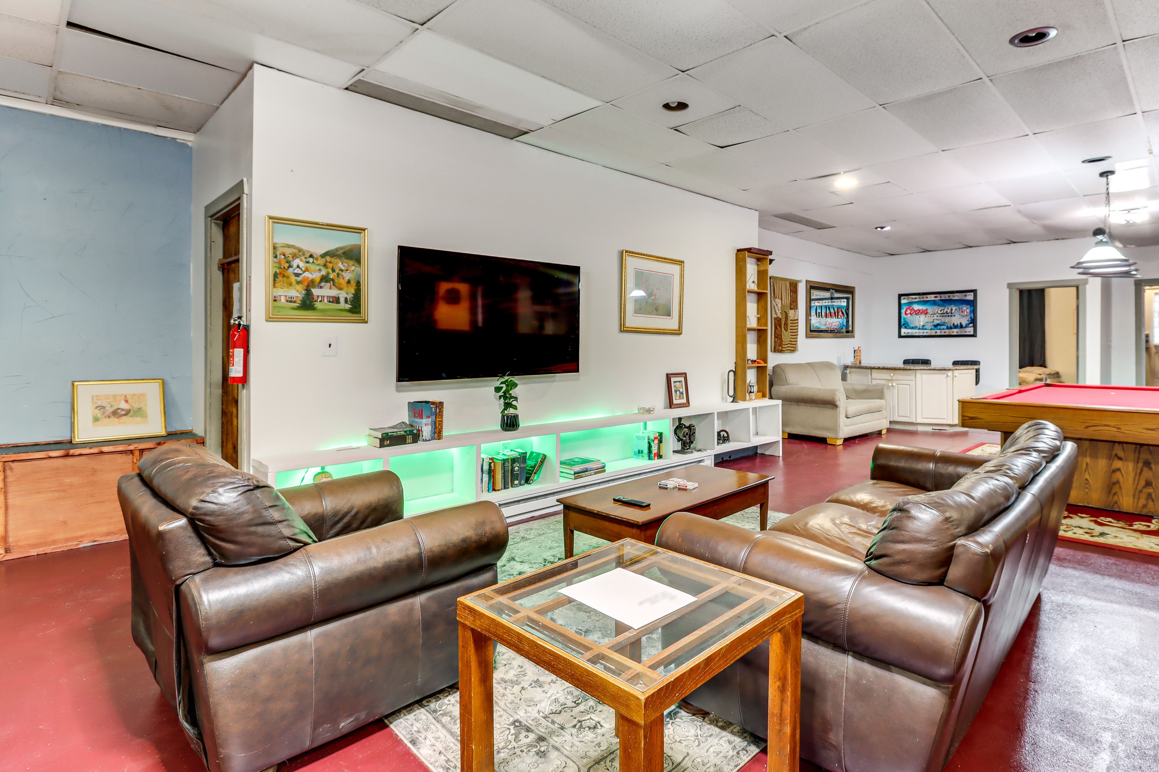 Living Room | Twin Sleeper Sofa | Smart TV