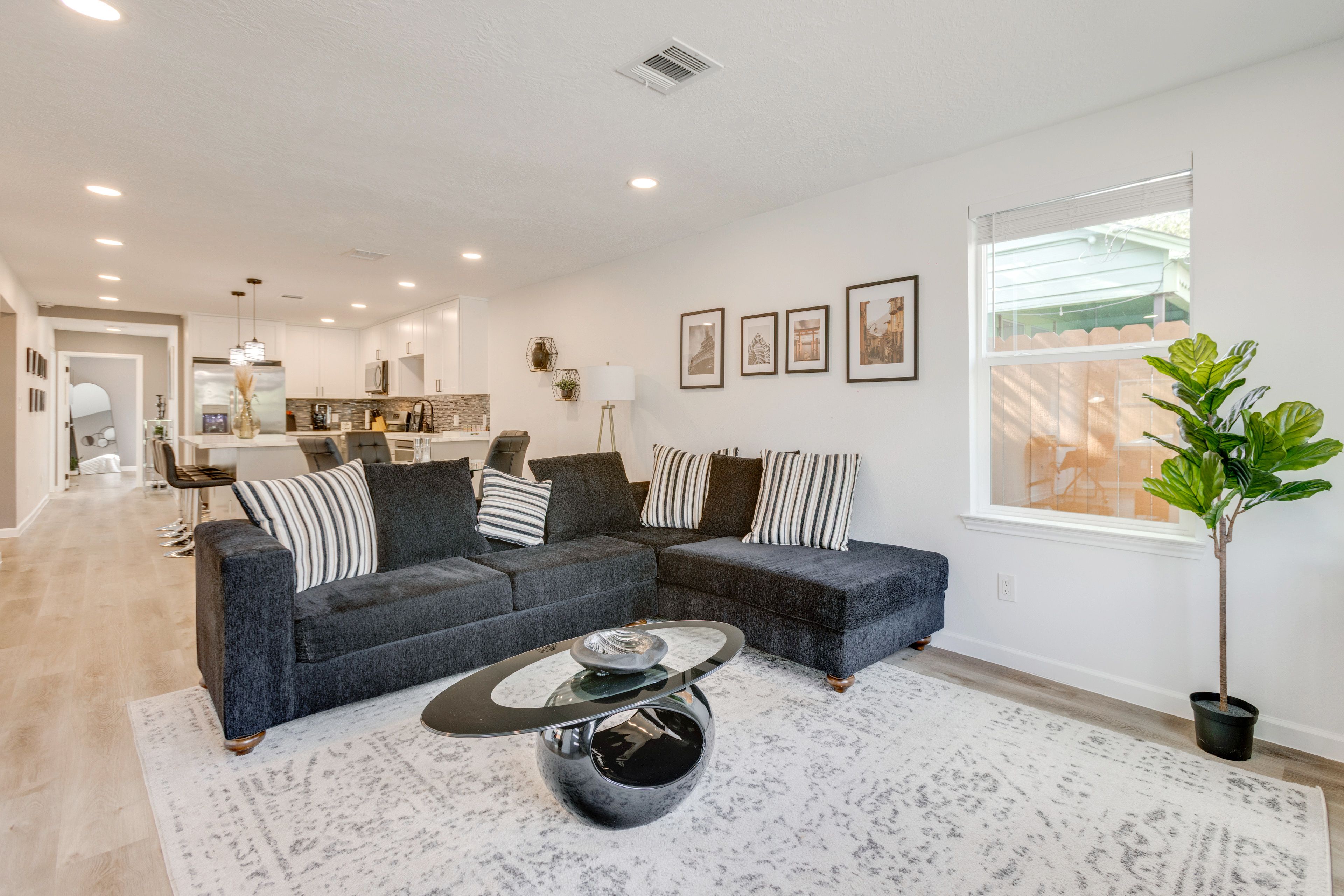 Houston Vacation Rental | 3BR | 2BA | 2 Steps to Enter | 1,395 Sq Ft