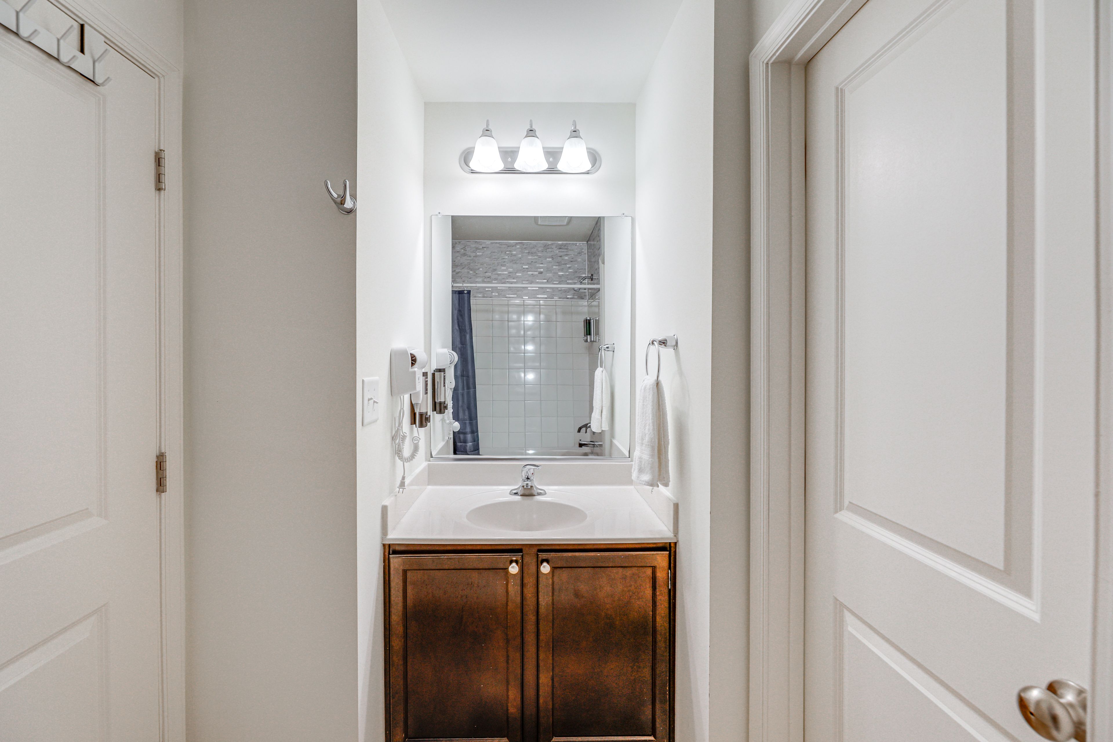 Bathroom | 2nd Floor