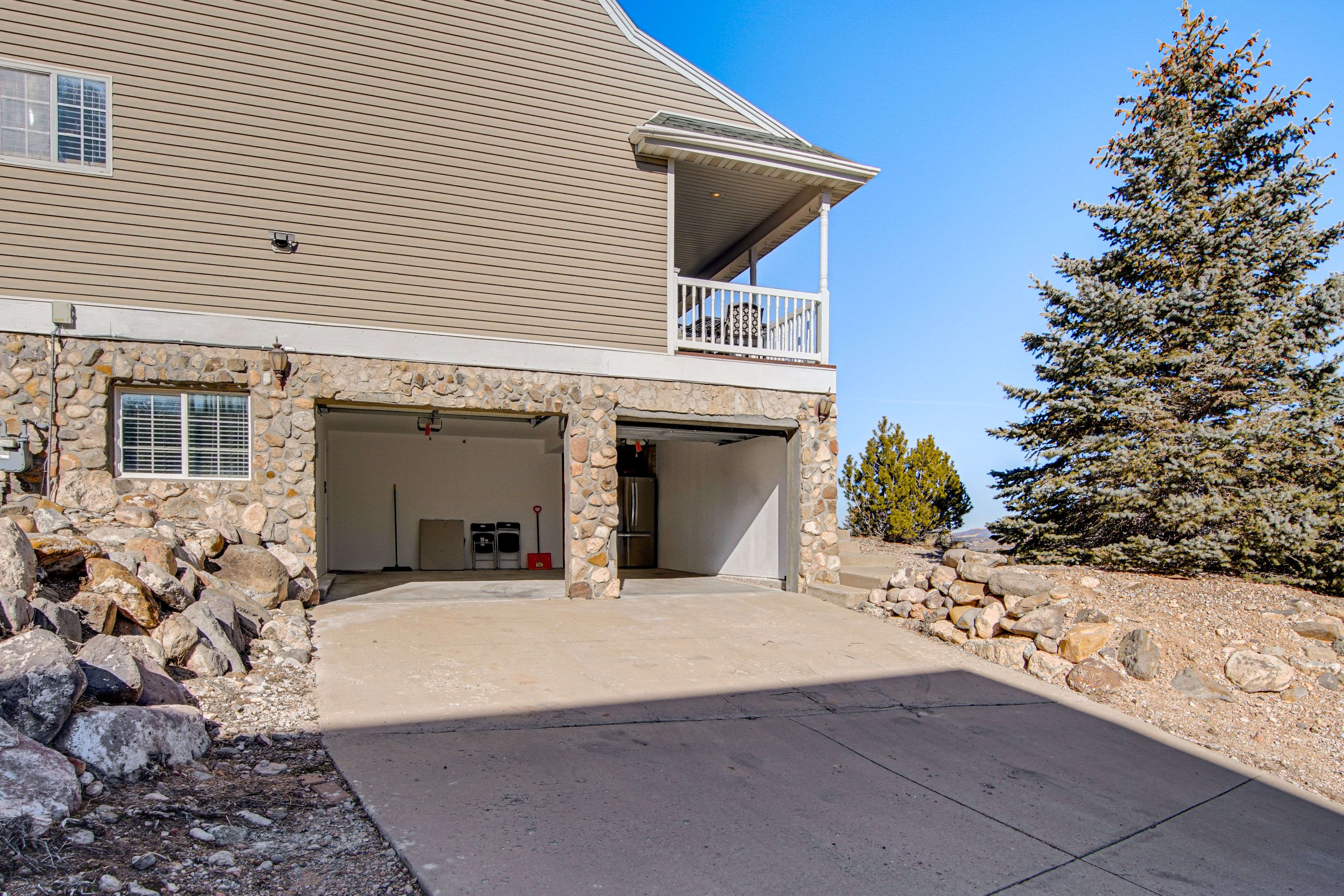 Parking | Driveway (2 Vehicles) | Free Street Parking (First-Come, First-Served)