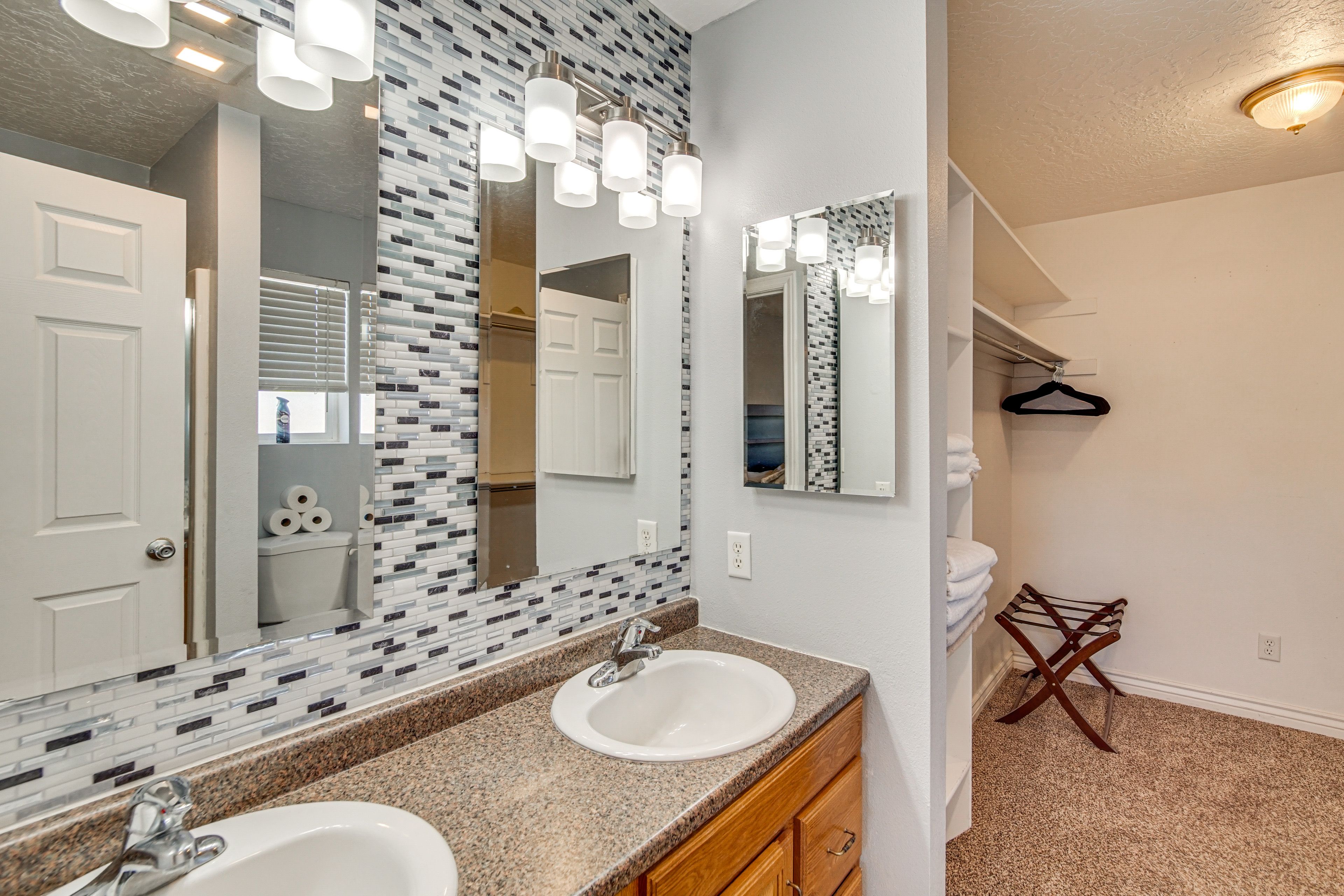 Full Bathroom | 1st Floor