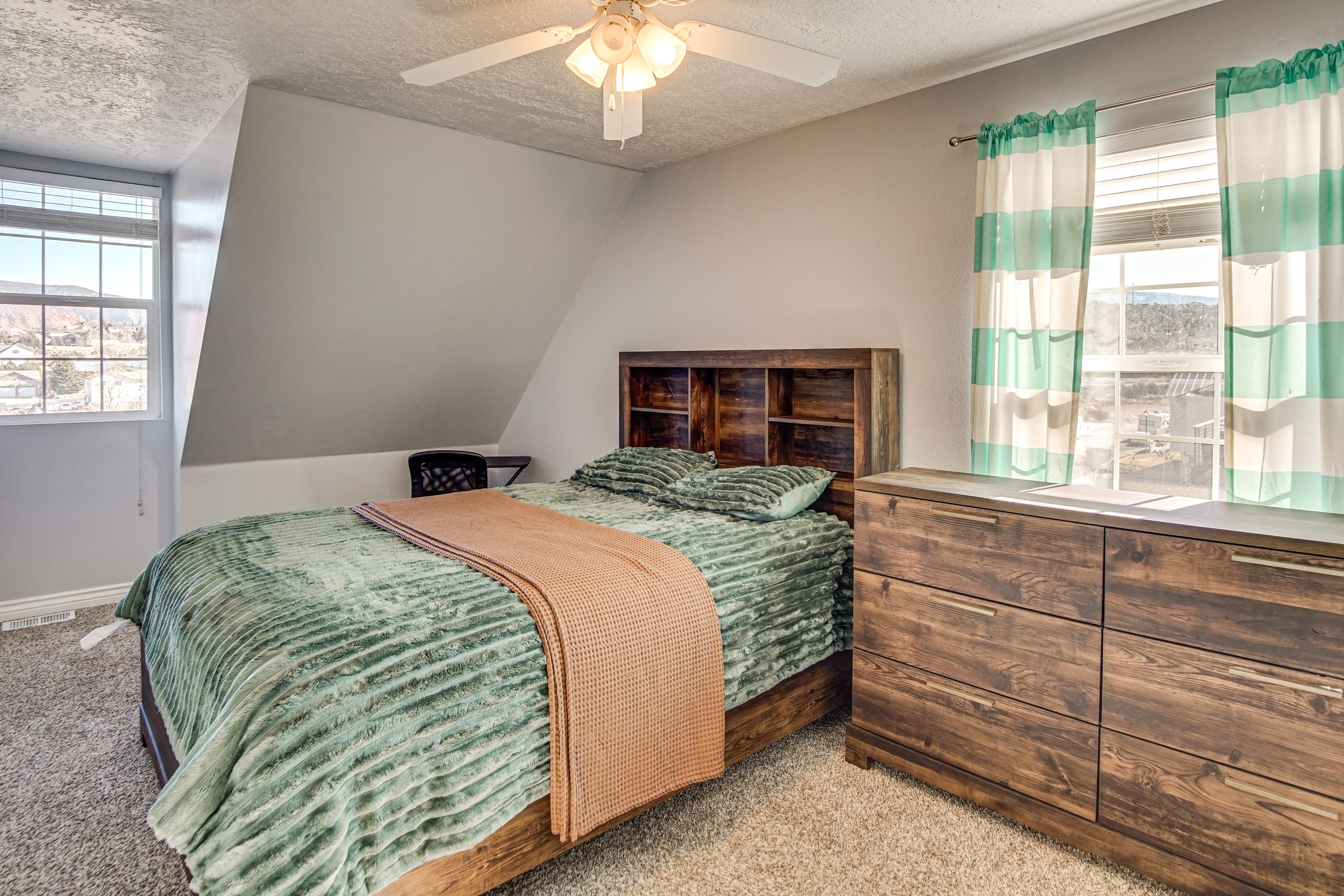 Bedroom 3 | 2nd Floor | Queen Bed