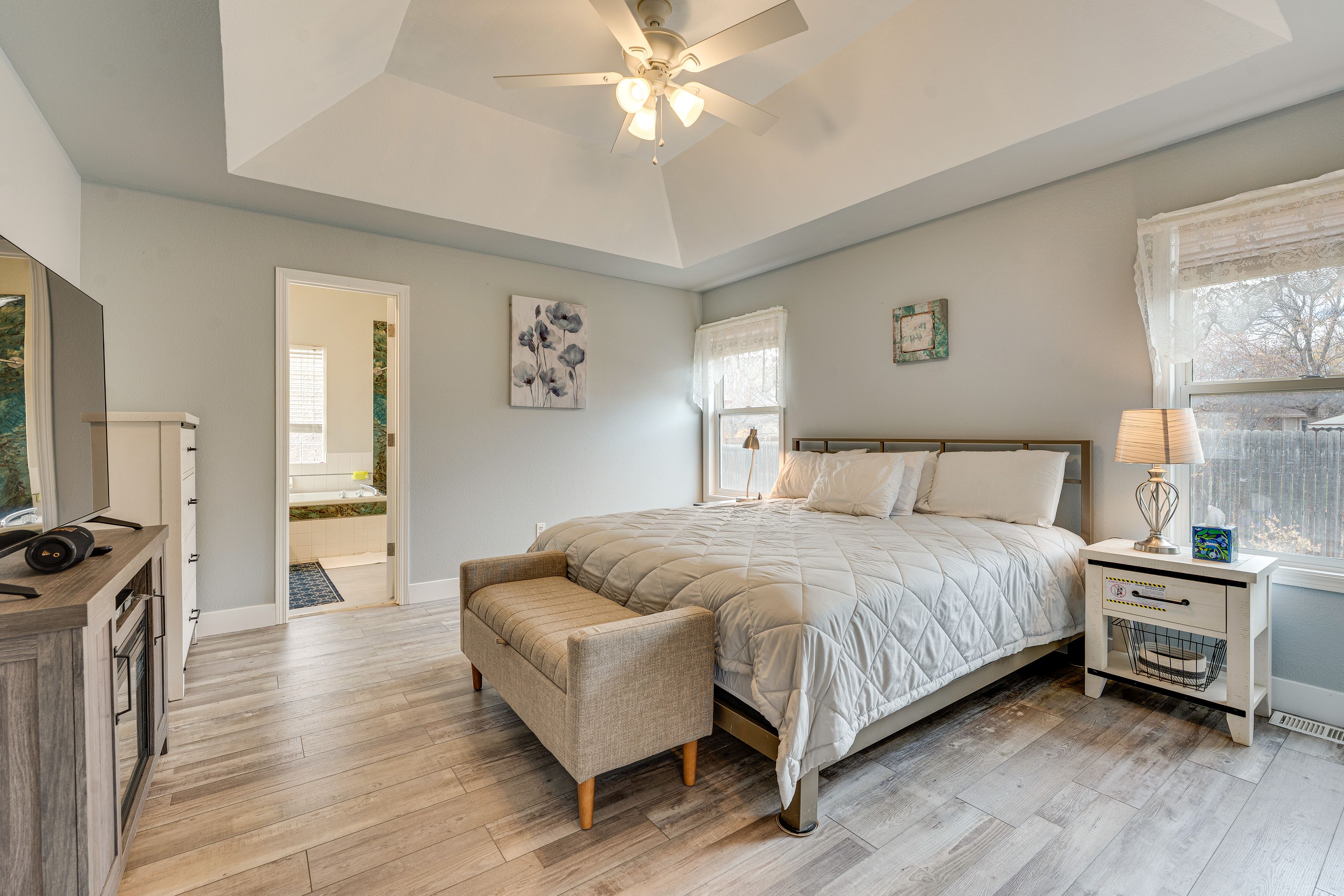 Bedroom 1 | King Bed