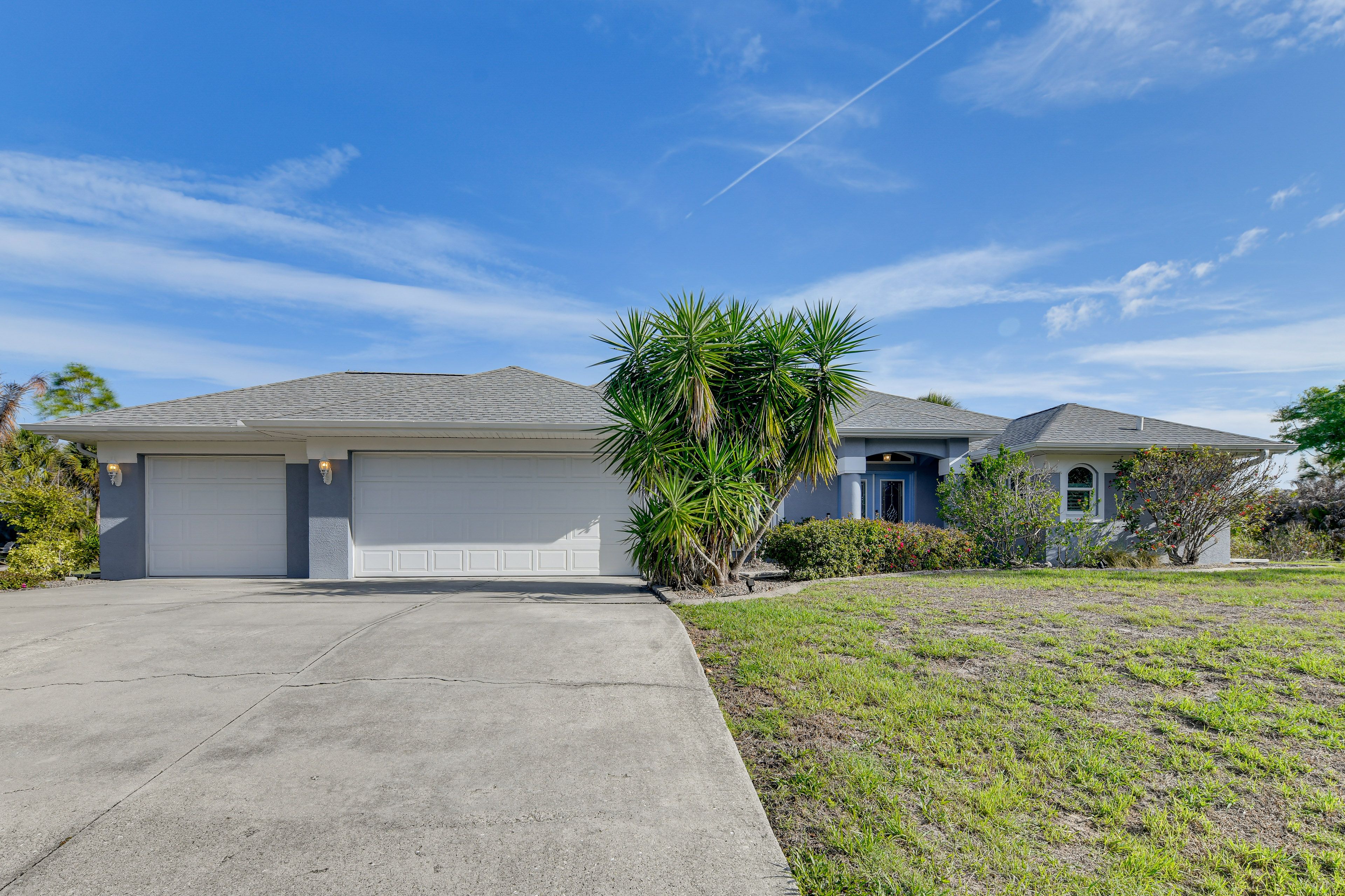 Parking | Garage (3 Vehicles) | Driveway (3 Vehicles) | RV