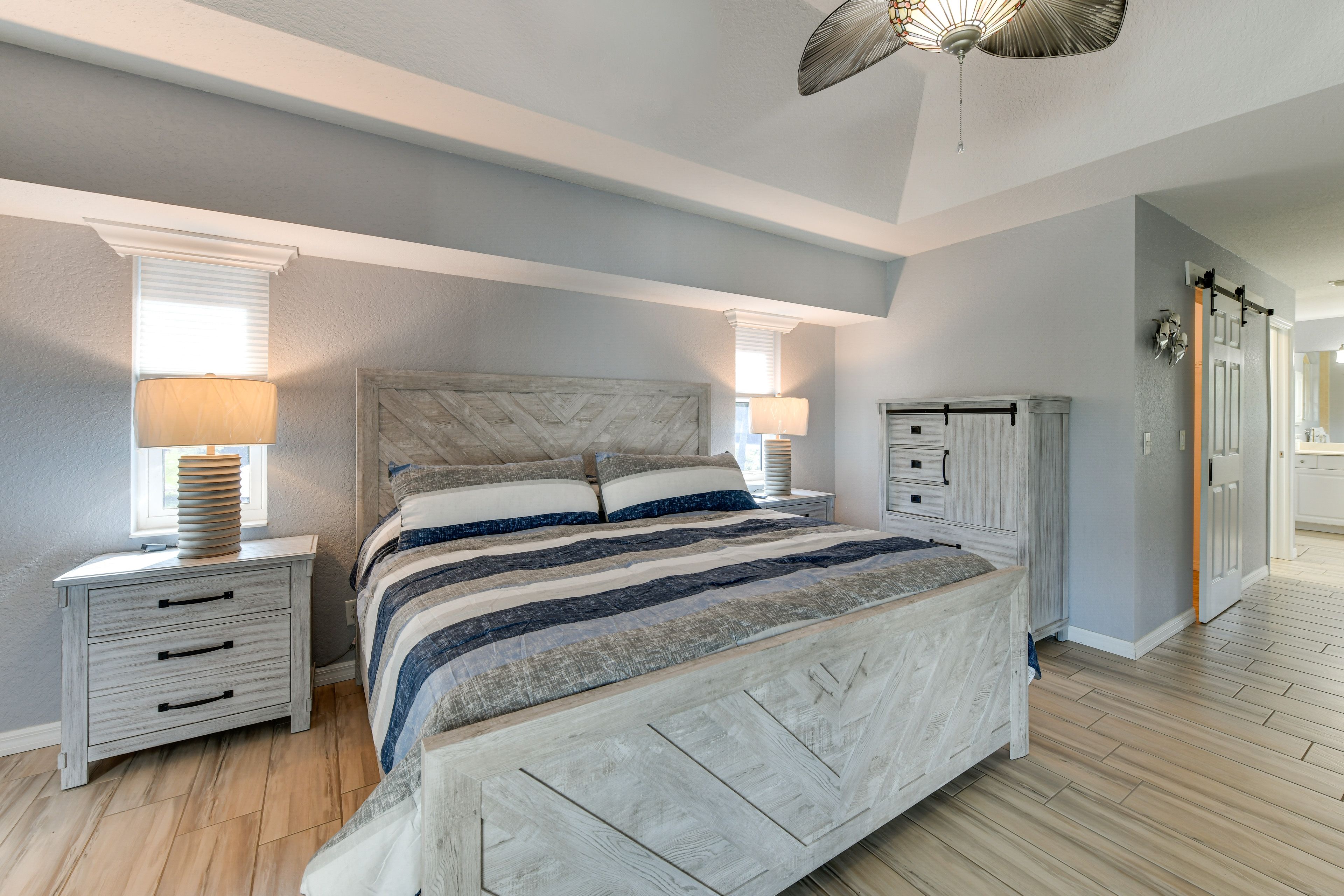 Bedroom 1 | King Bed