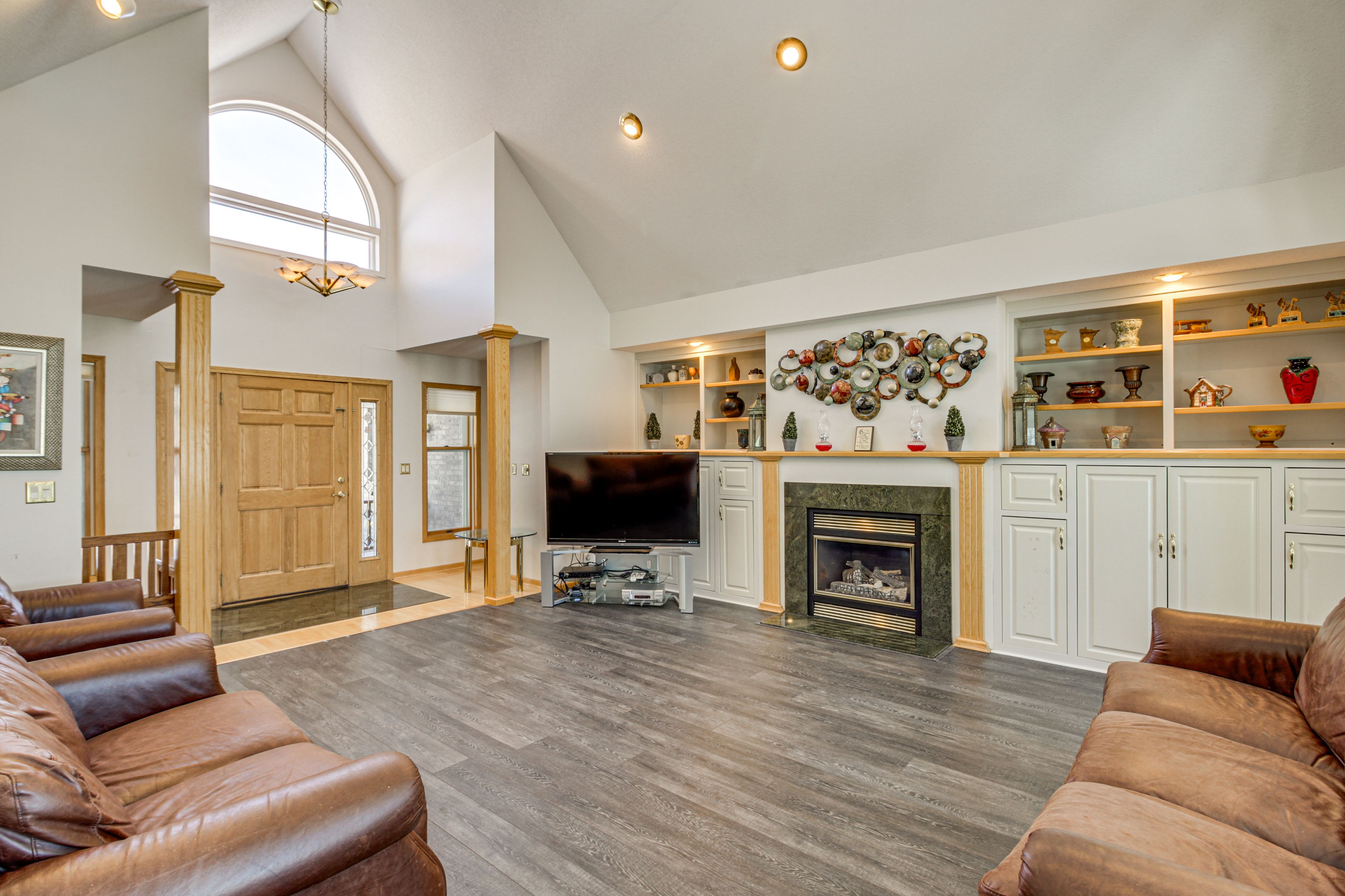 Living Room | 1st Floor | Gas Fireplace