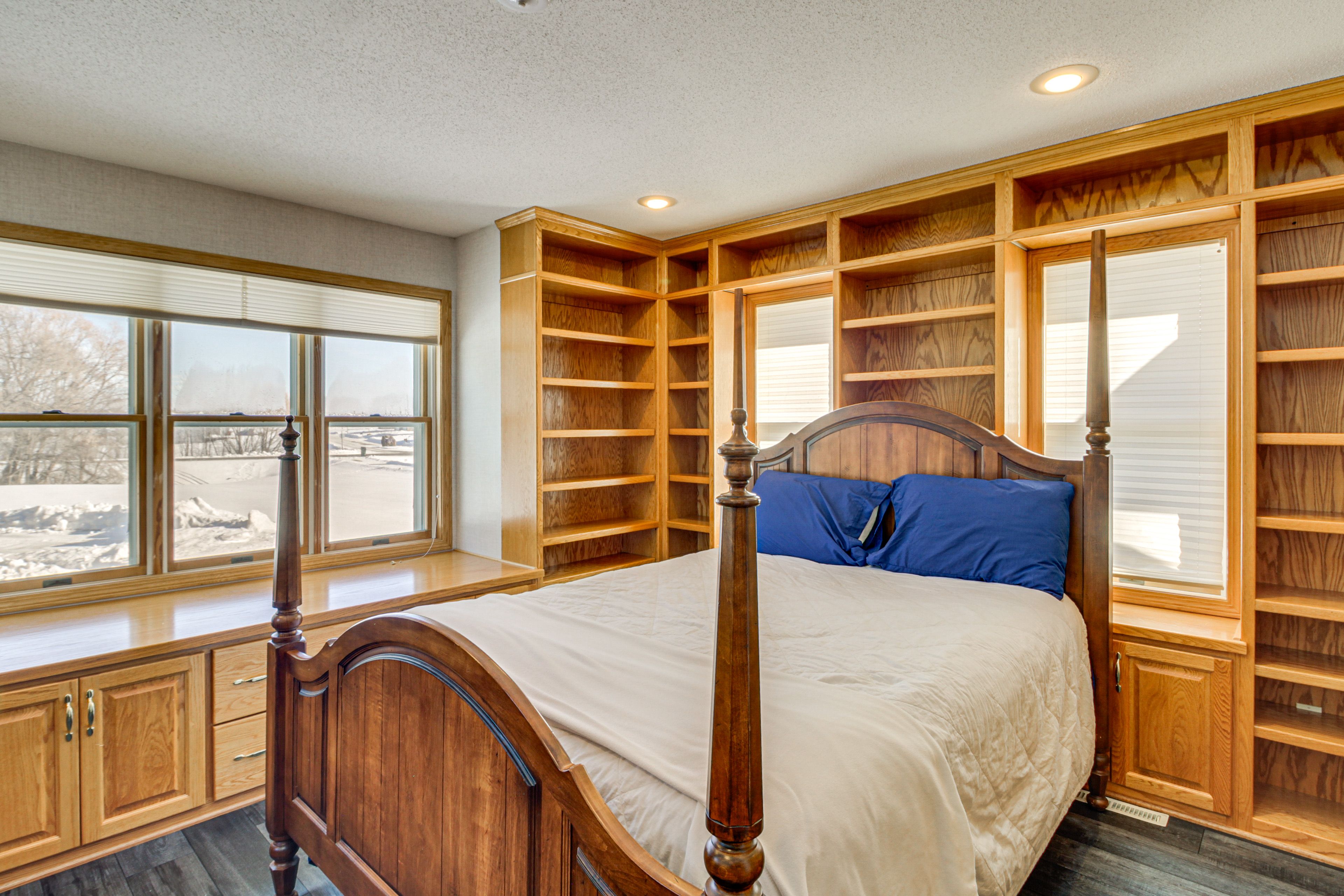 Bedroom 3 | 1st Floor | Queen Bed