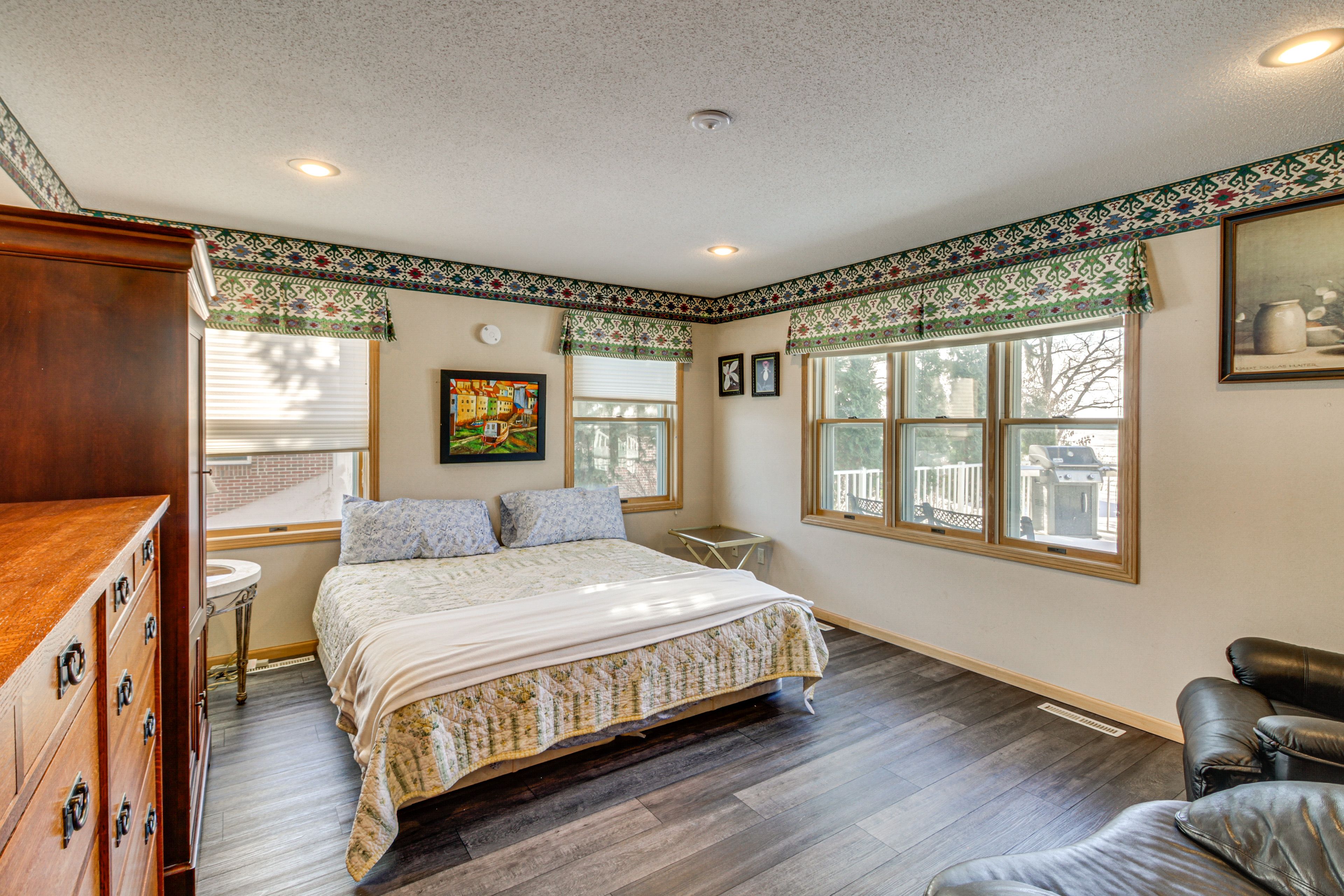 Bedroom 2 | 1st Floor | King Bed