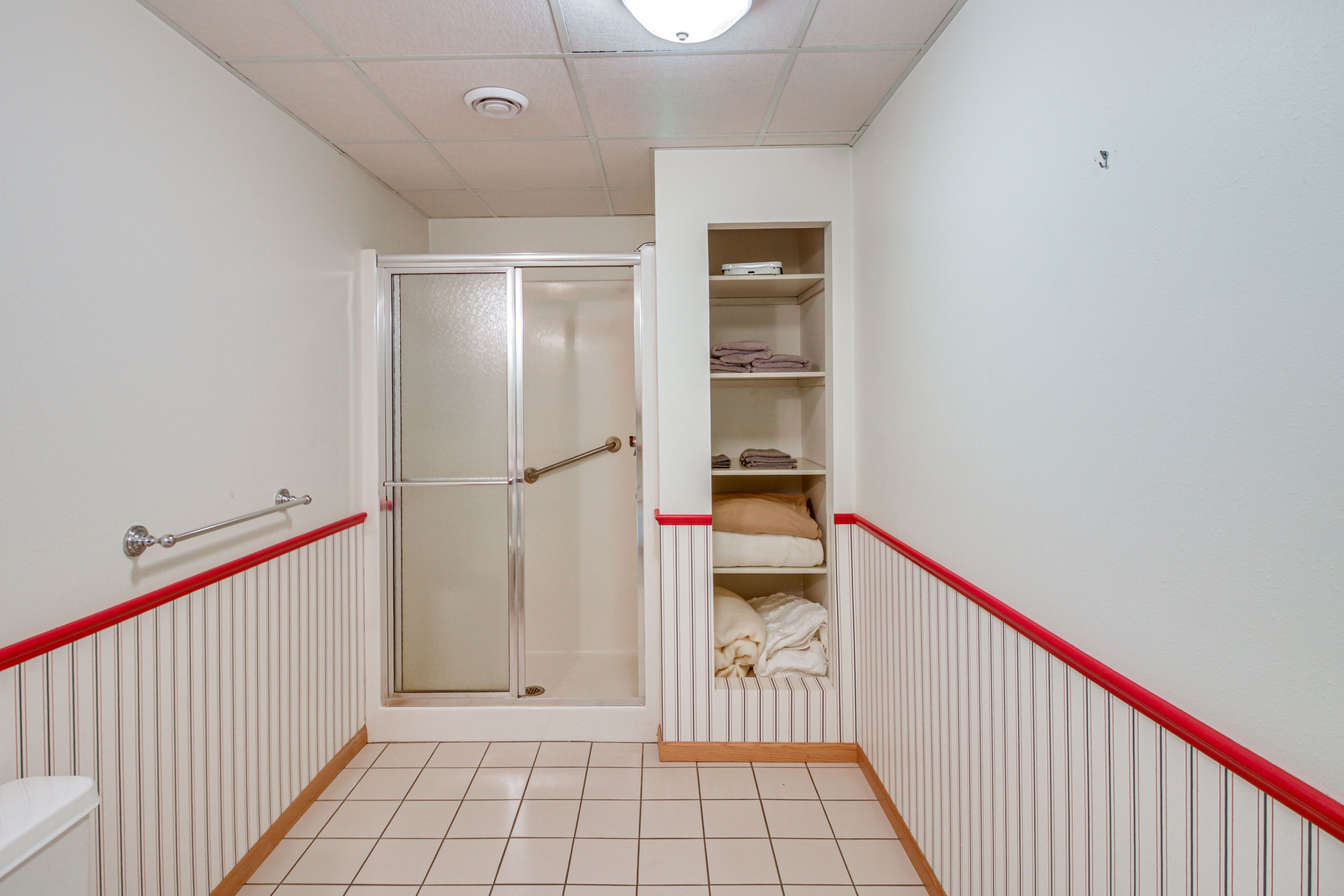 Full Bathroom | Basement