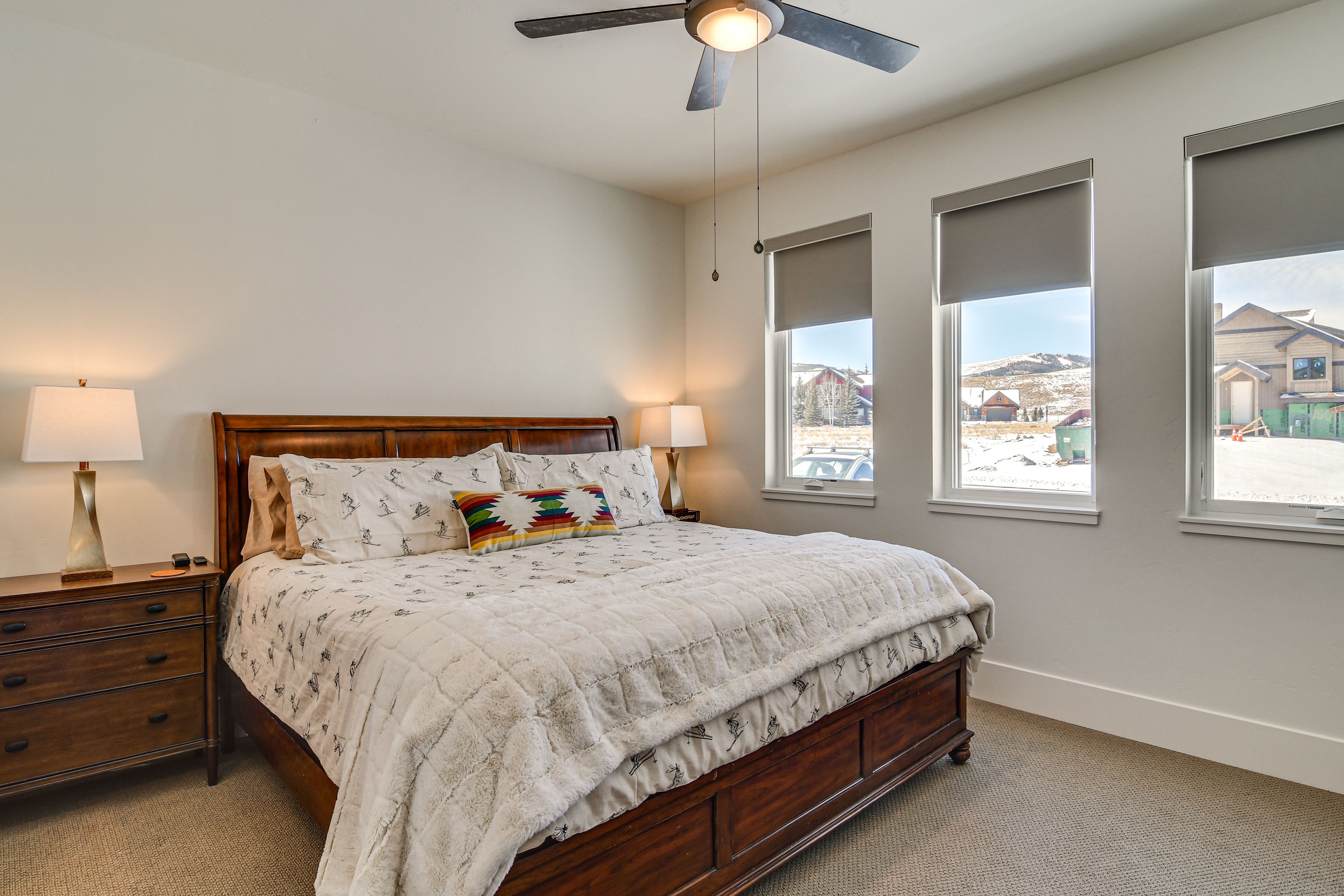 Bedroom 2 | King Bed | 1st Floor