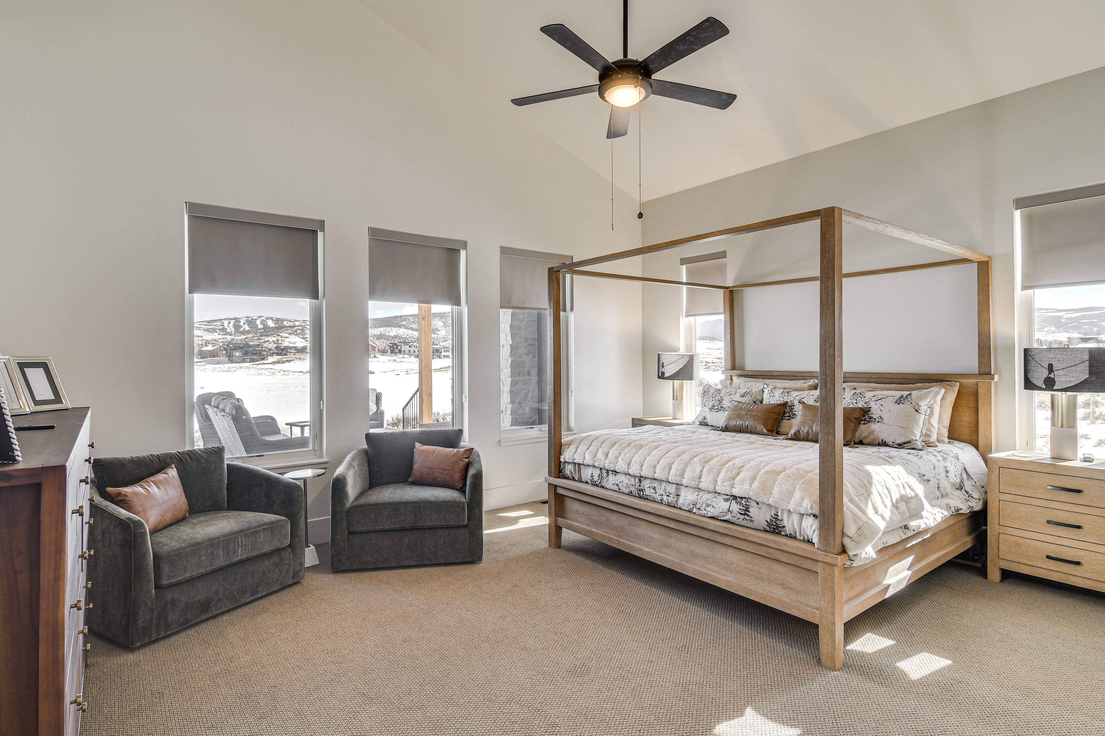 Bedroom 1 | King Bed | 1st Floor