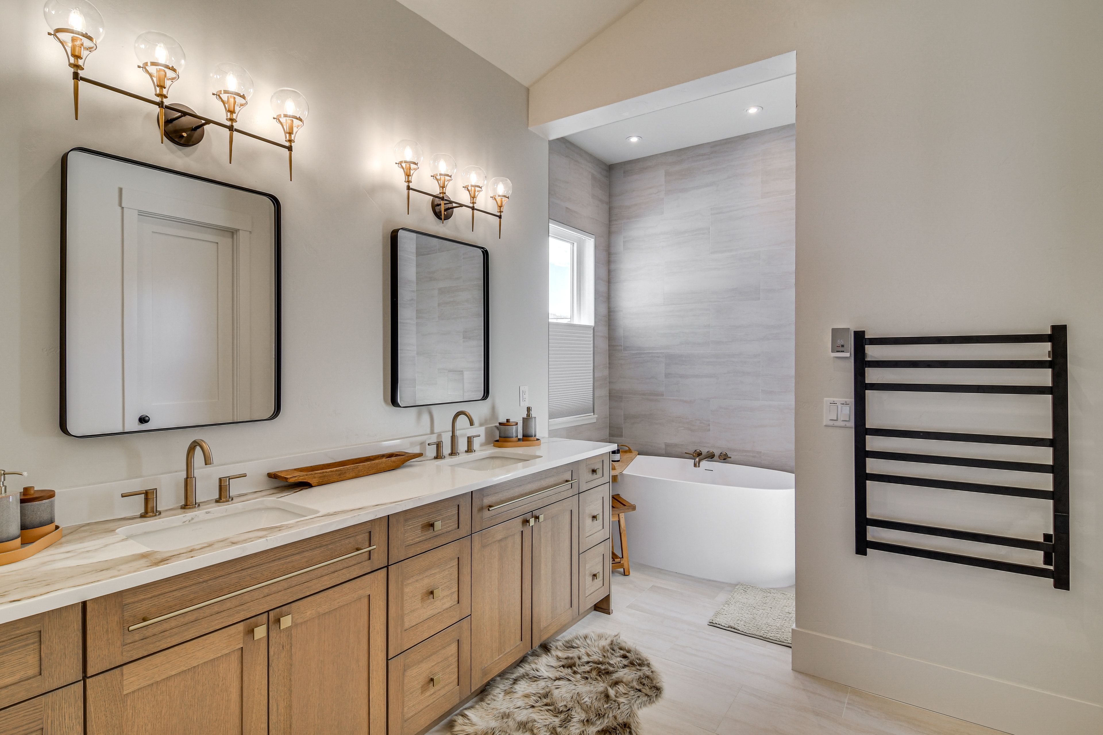 En-Suite Bathroom | 1st Floor
