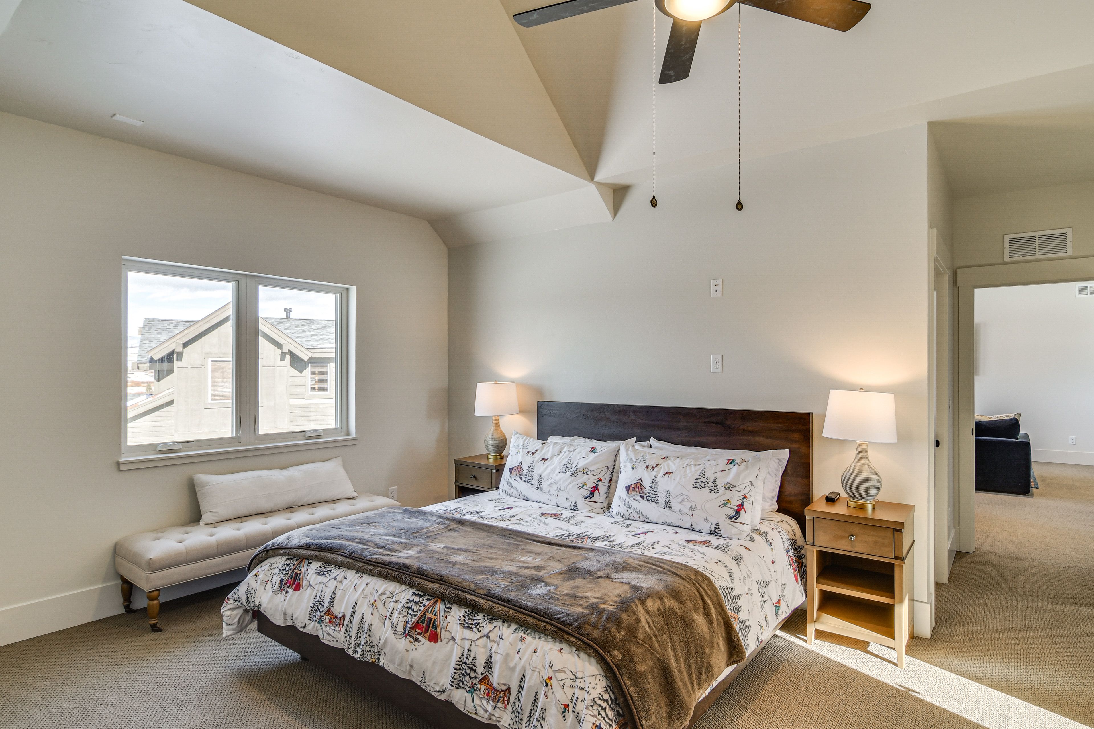 Bedroom 3 | King Bed | 1st Floor