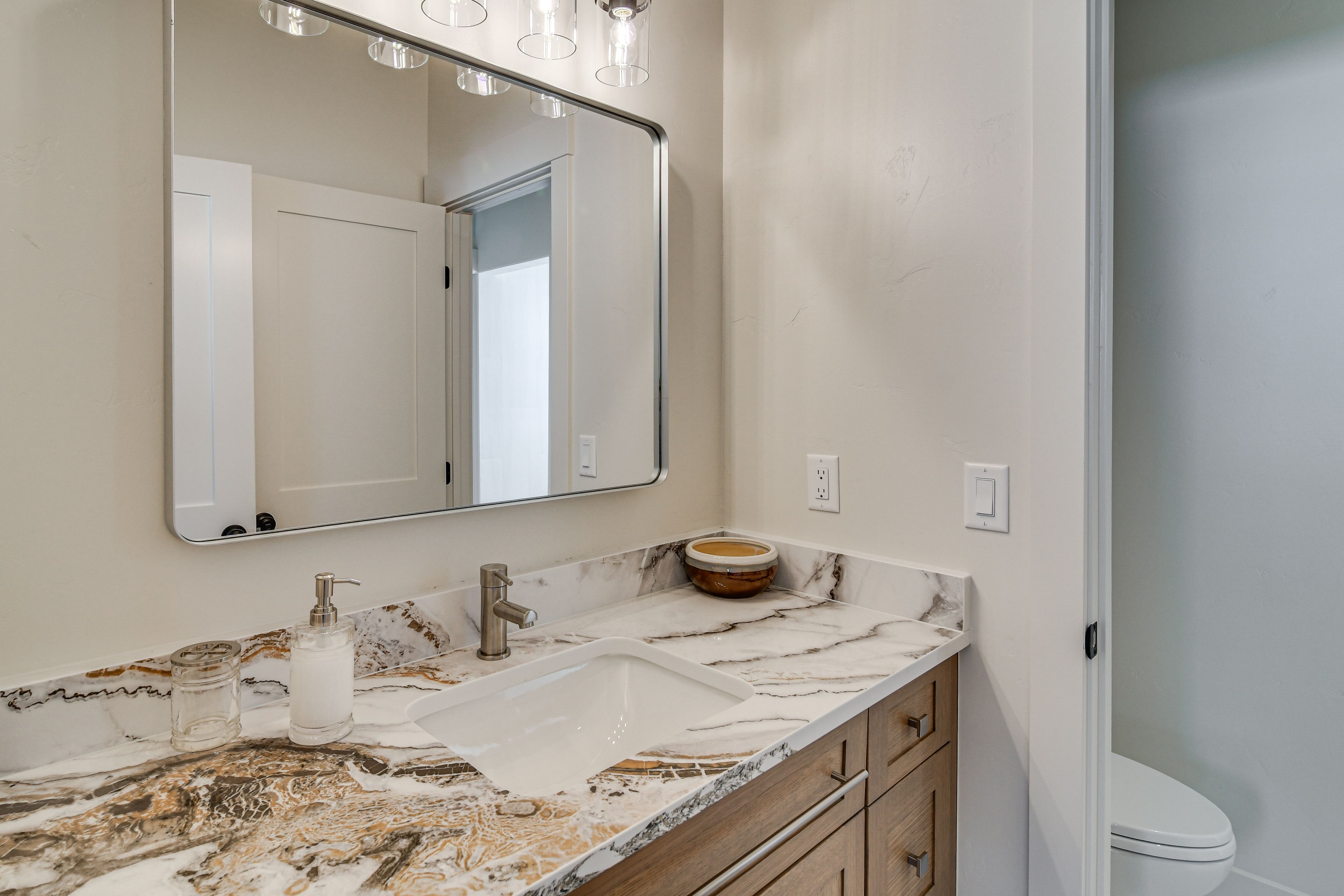En-Suite Bathroom | 2nd Floor
