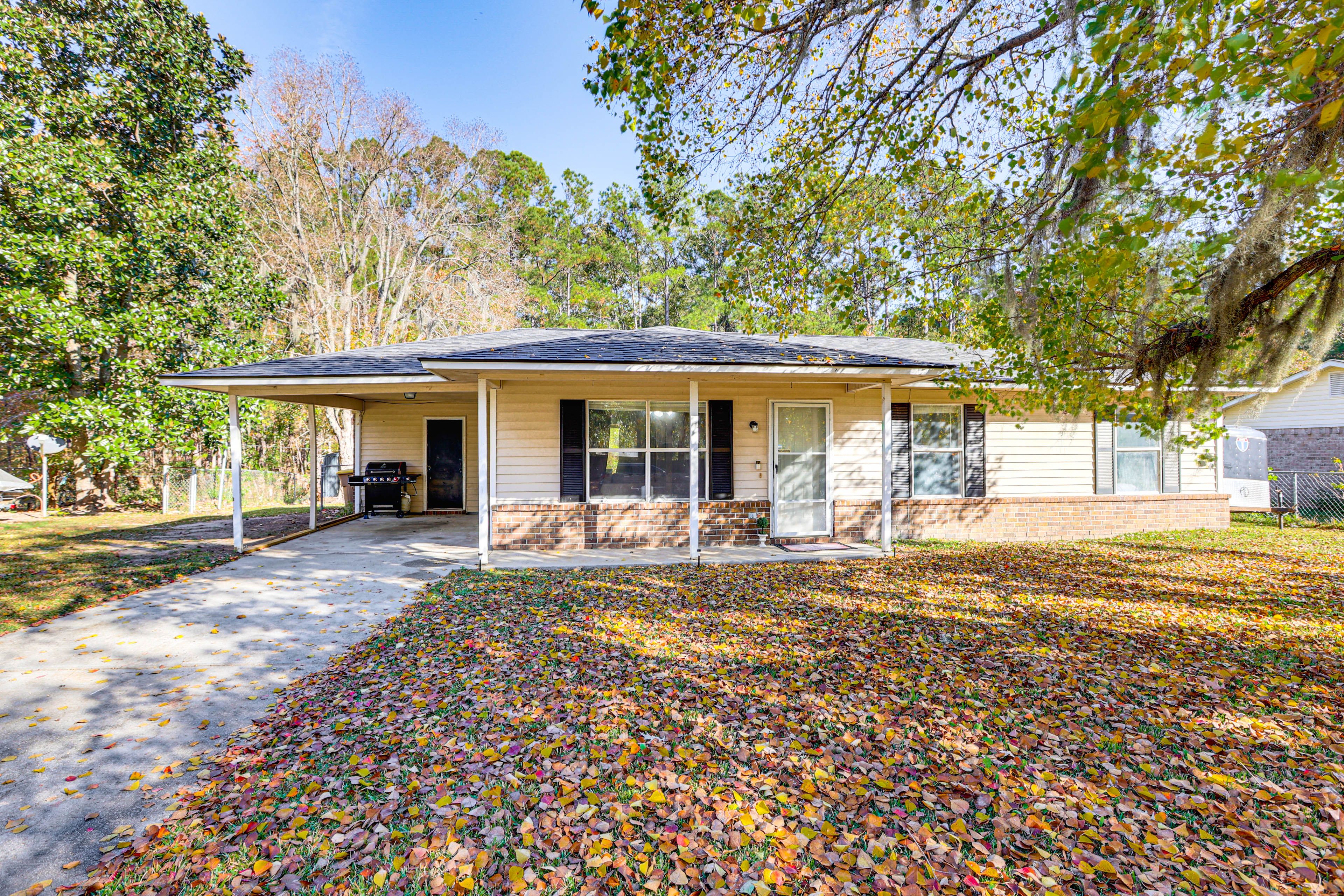 Parking | Driveway (2 Vehicles) | Free Street Parking