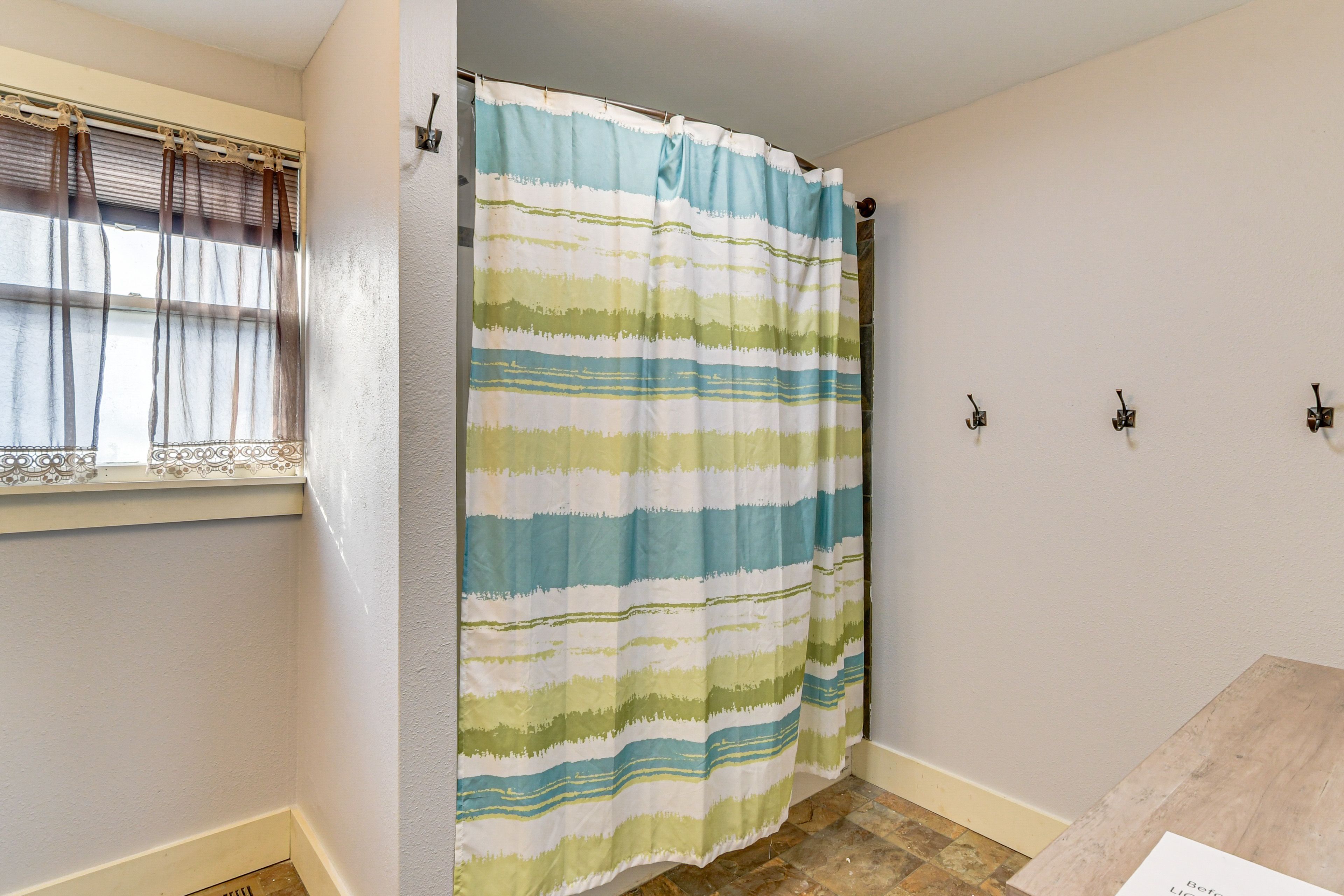 Full Bathroom | 1st Floor