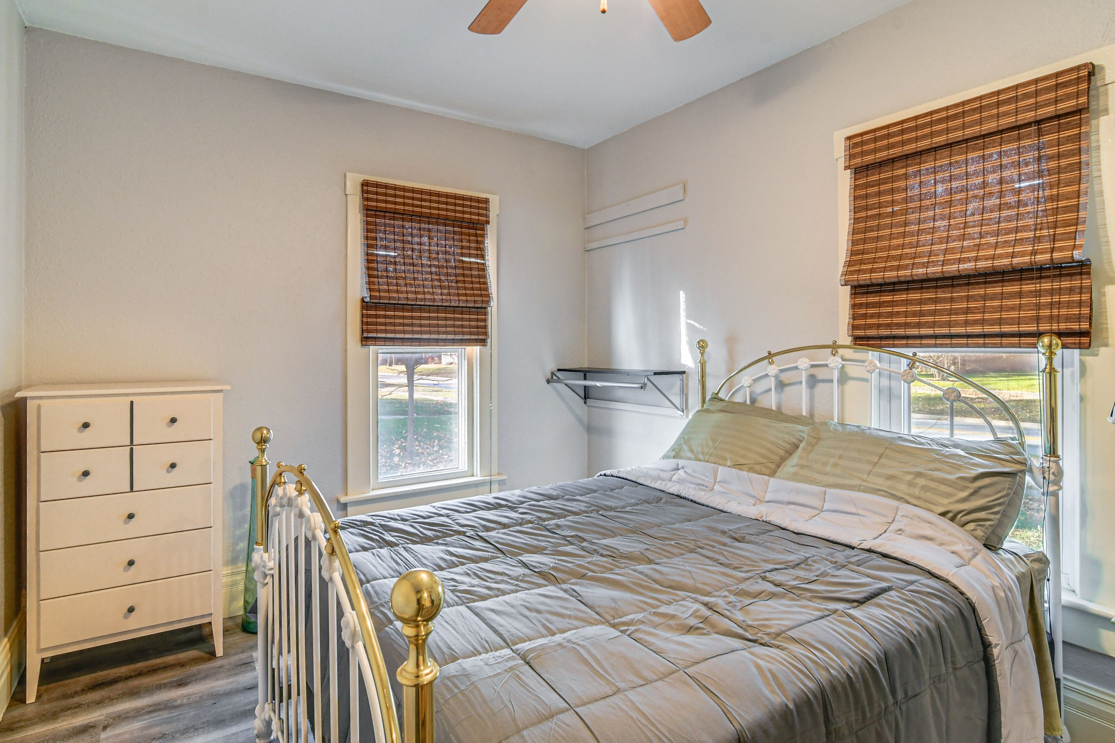 Bedroom 1 | Queen Bed | 1st Floor