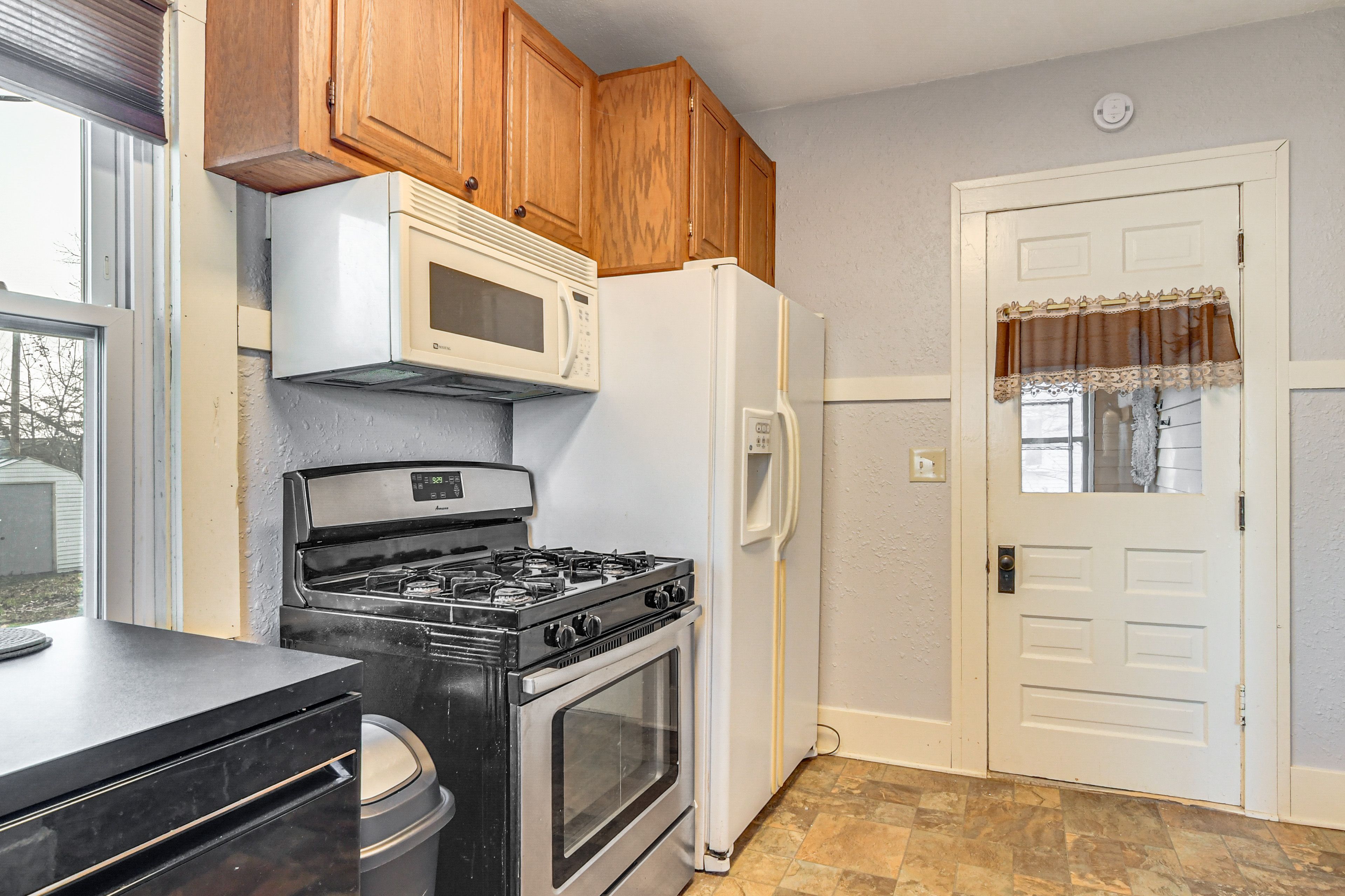 Kitchen | Trash Bags & Paper Towels