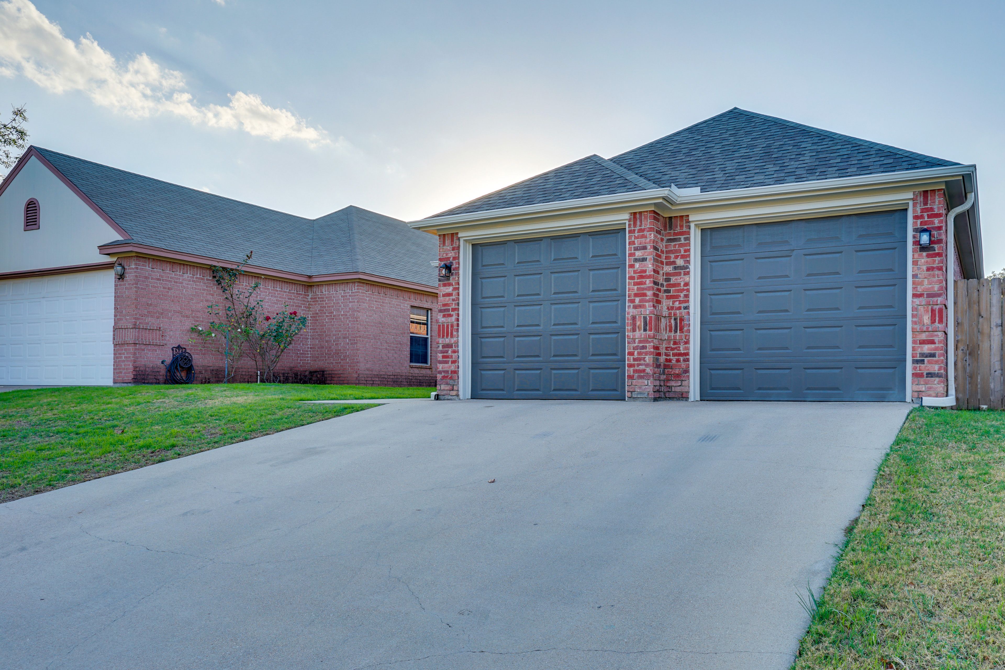 Parking | Garage (2 Vehicles) | Driveway (2 Vehicles)