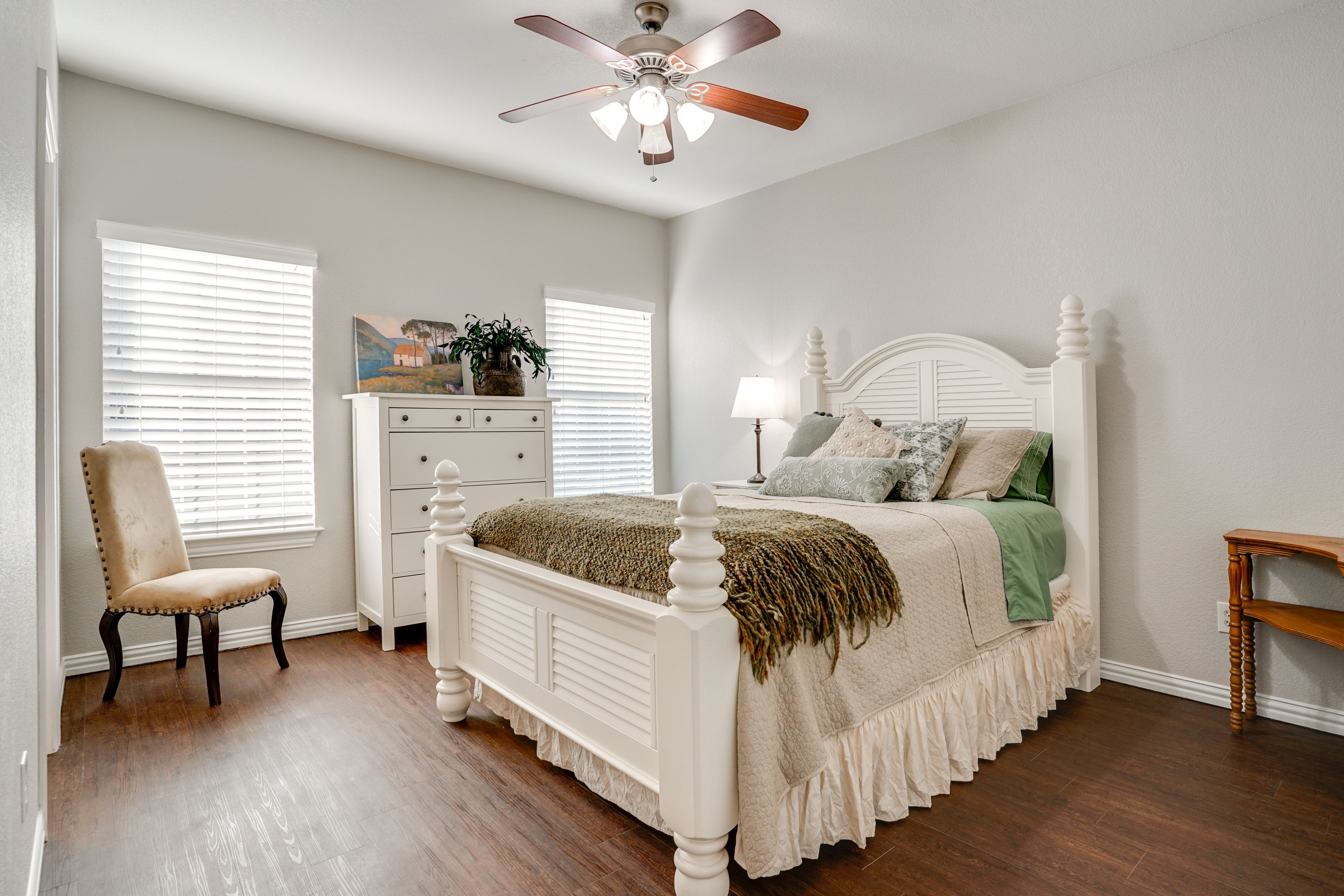 Bedroom 1 | Queen Bed | En-Suite Bathroom