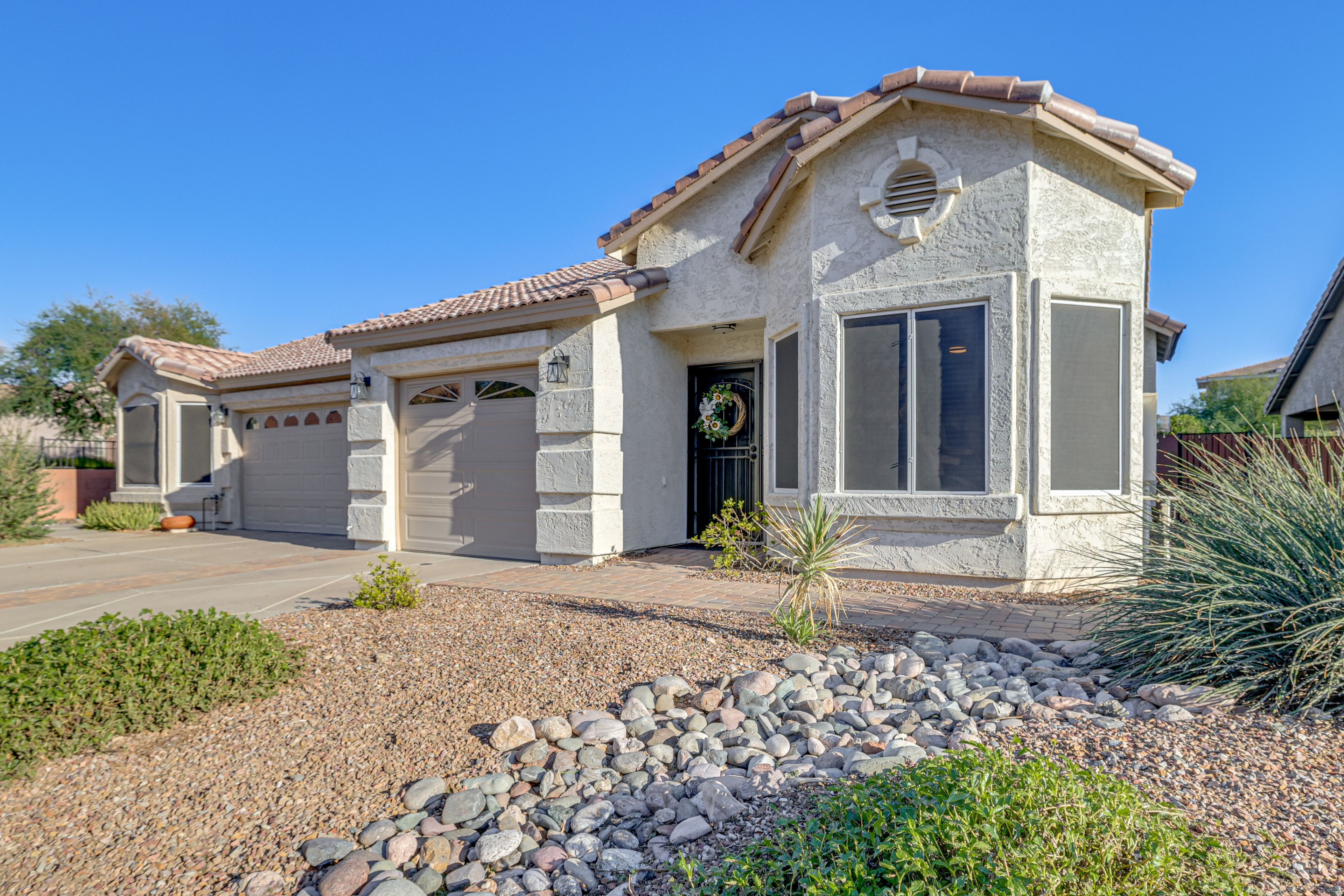 Parking | Garage (1 Vehicle) | Driveway (1 Vehicle)
