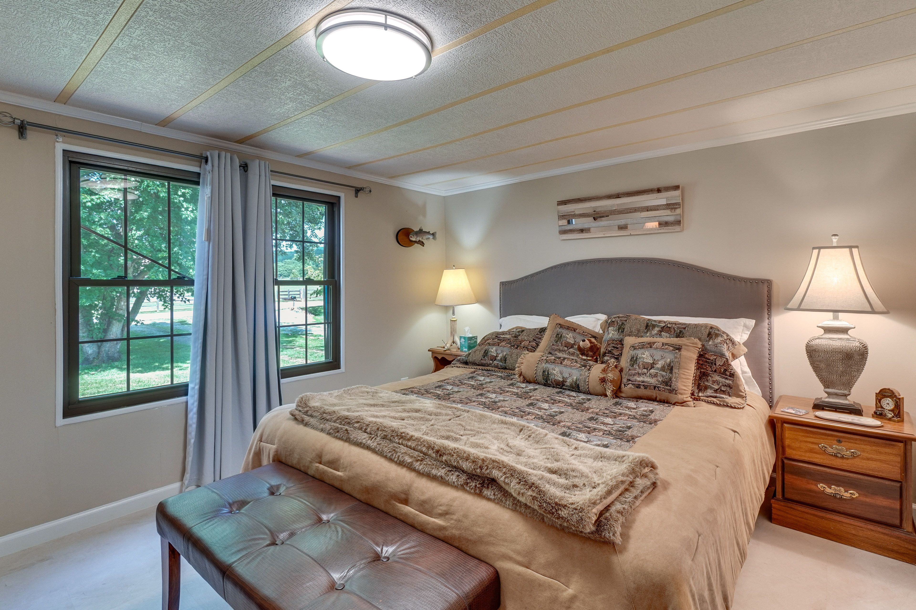 Bedroom 1 | King Bed