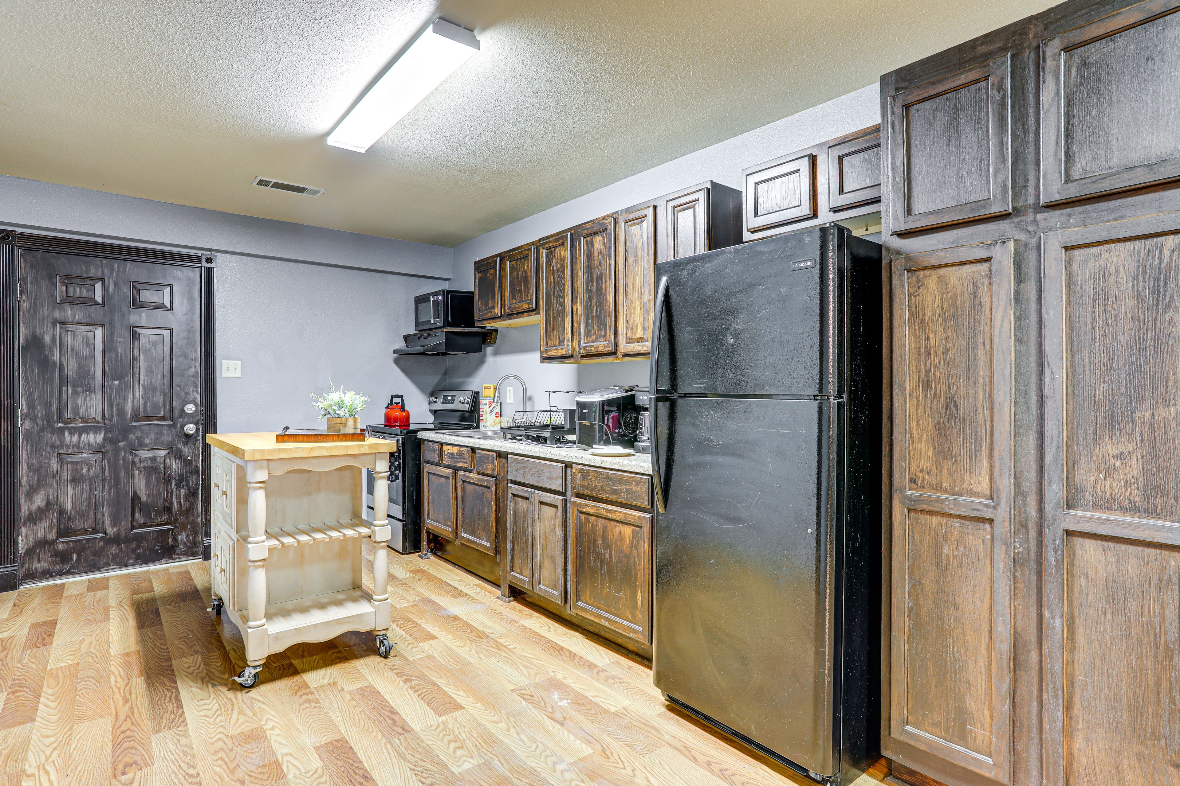 Kitchen | Refrigerator | Microwave