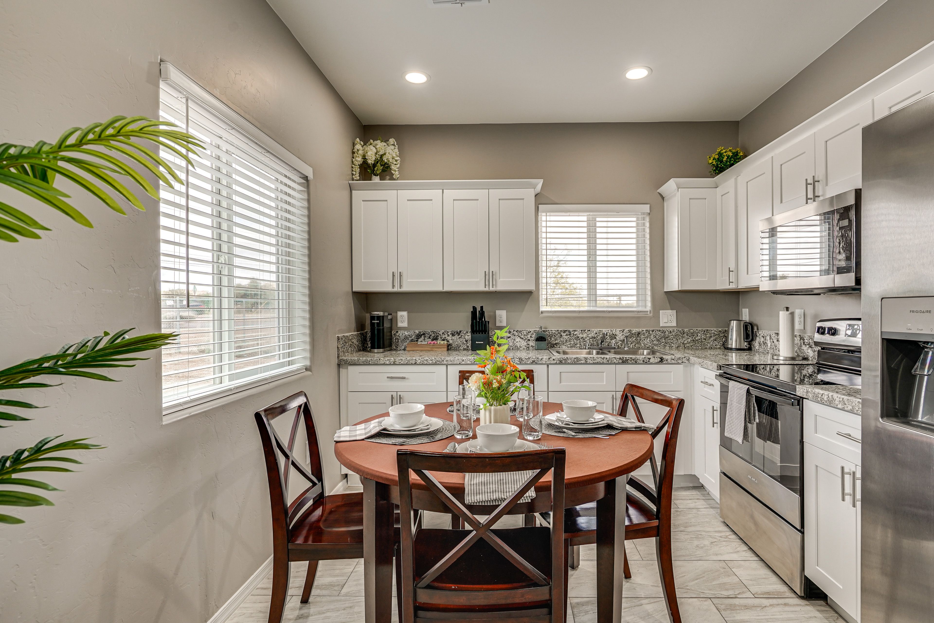 Kitchen | Blender | Toaster | Trash Bags & Paper Towels