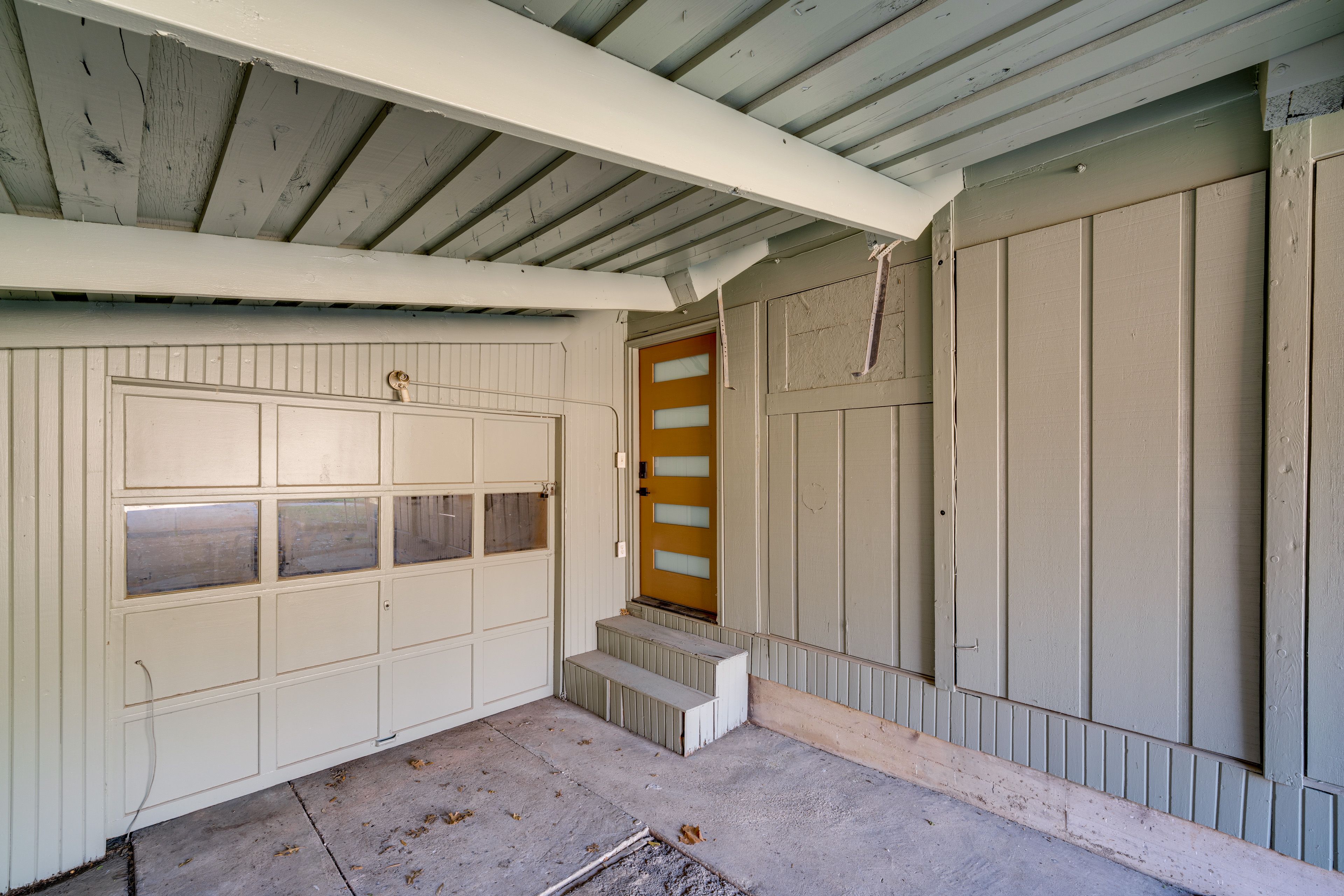 House Exterior | Keyless Entry