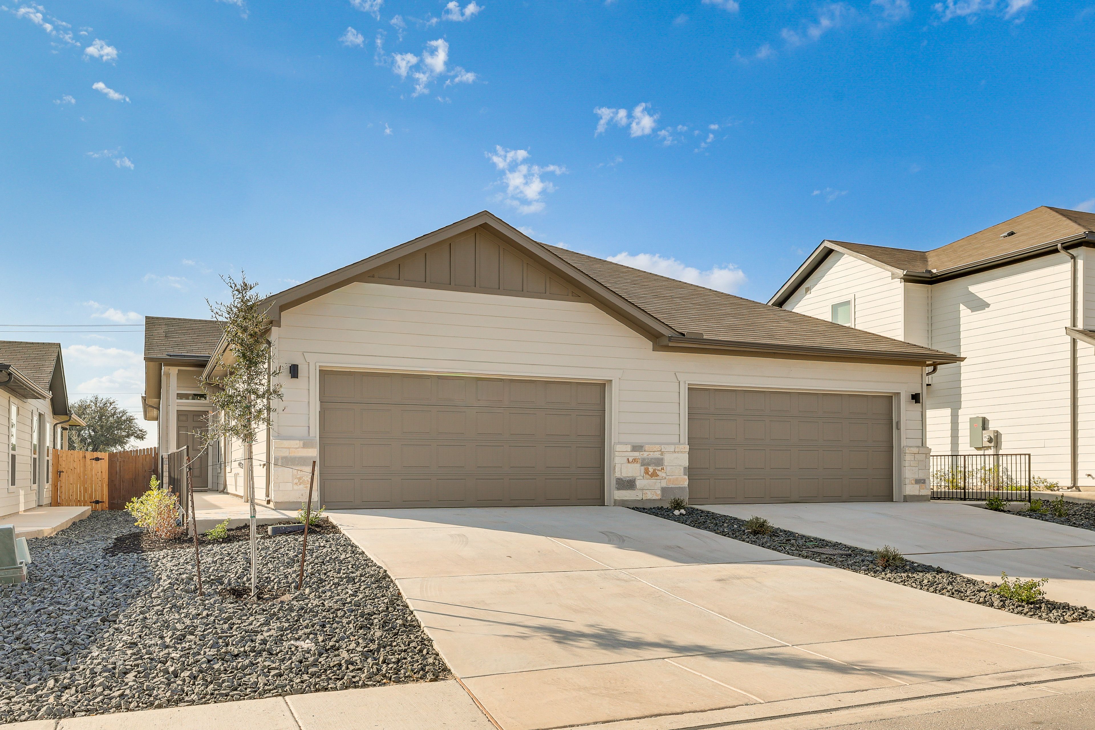 Parking | Driveway (2 Vehicles)