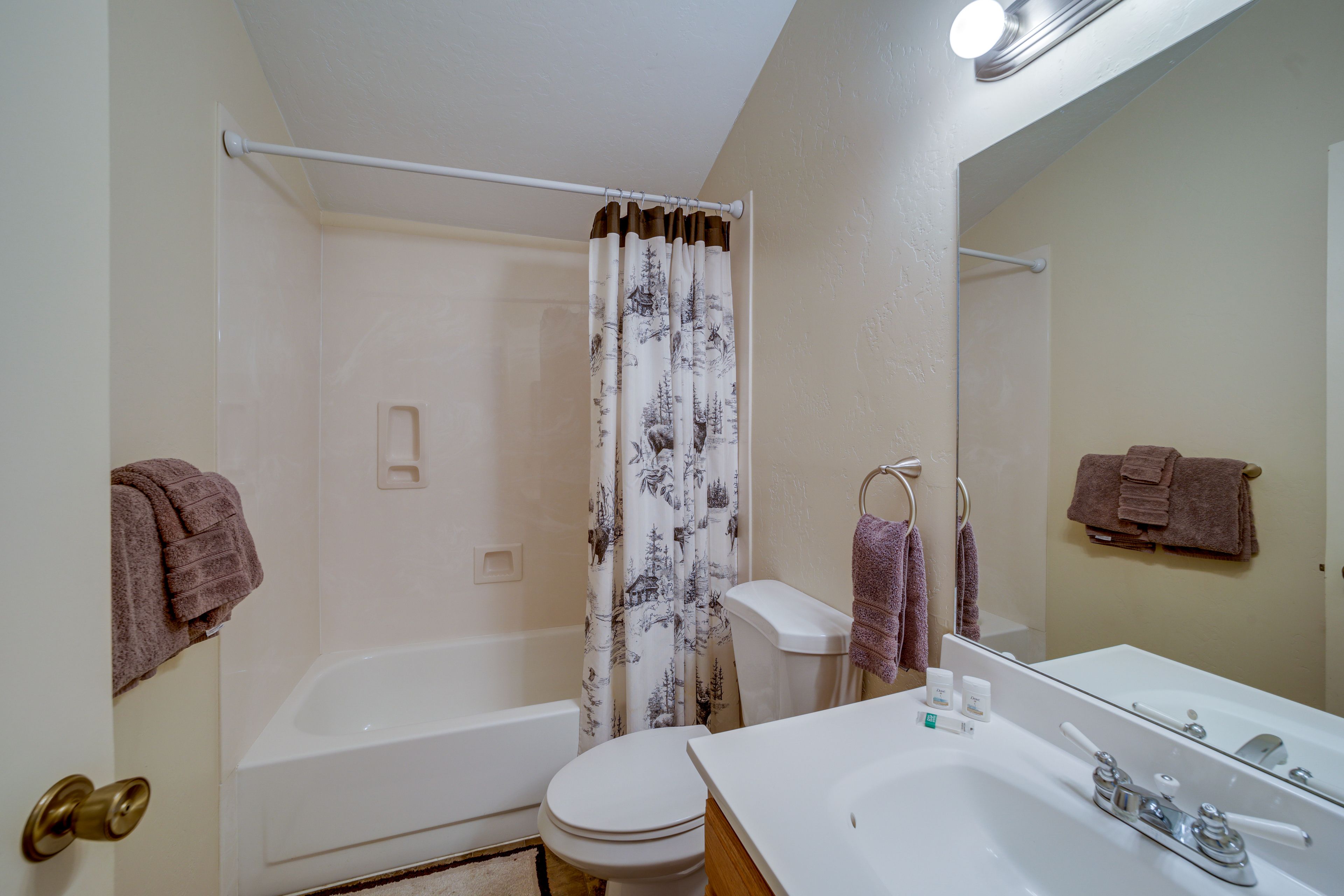 Full Bathroom | 2nd Floor