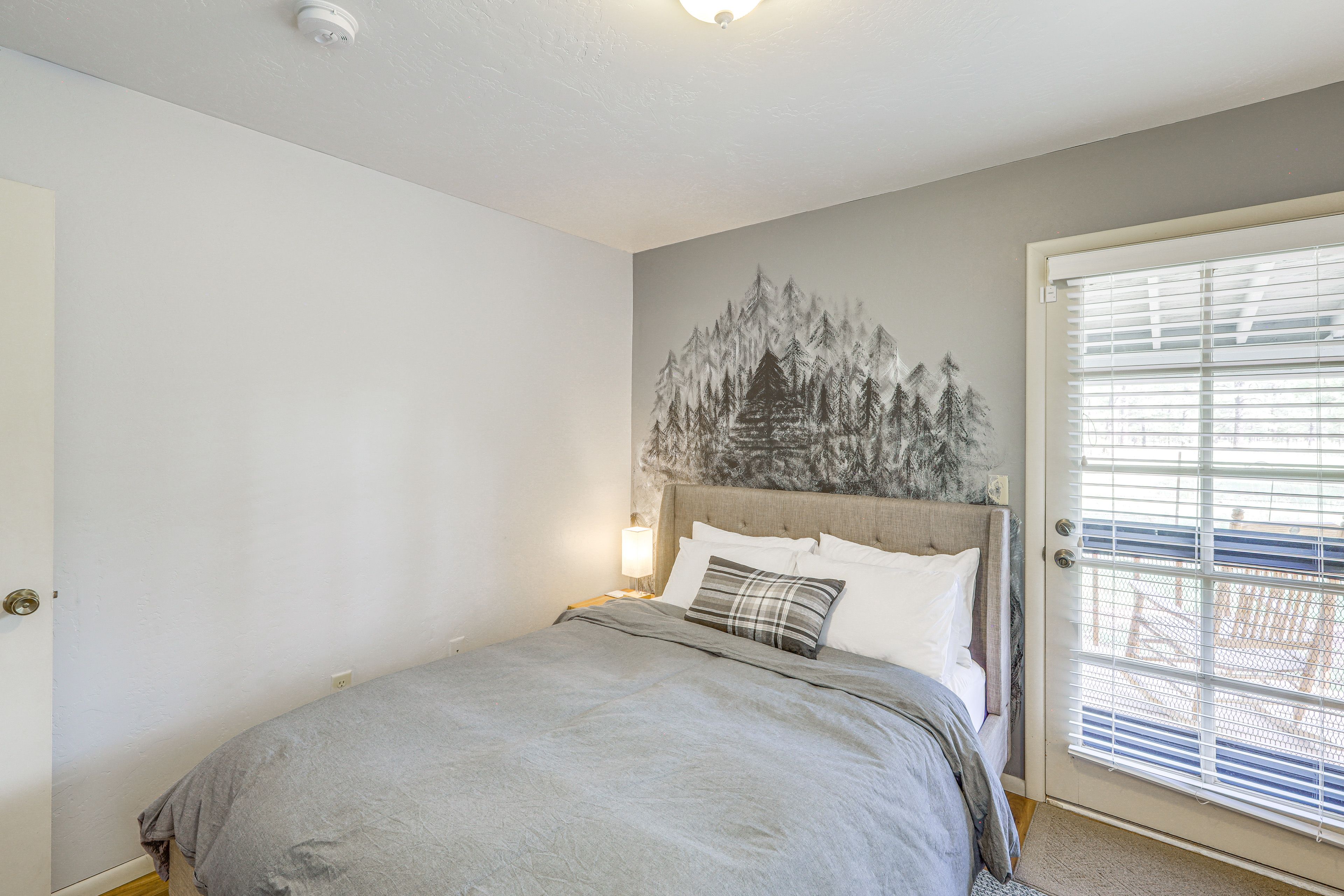 Bedroom 2 | Queen Bed | 1st Floor