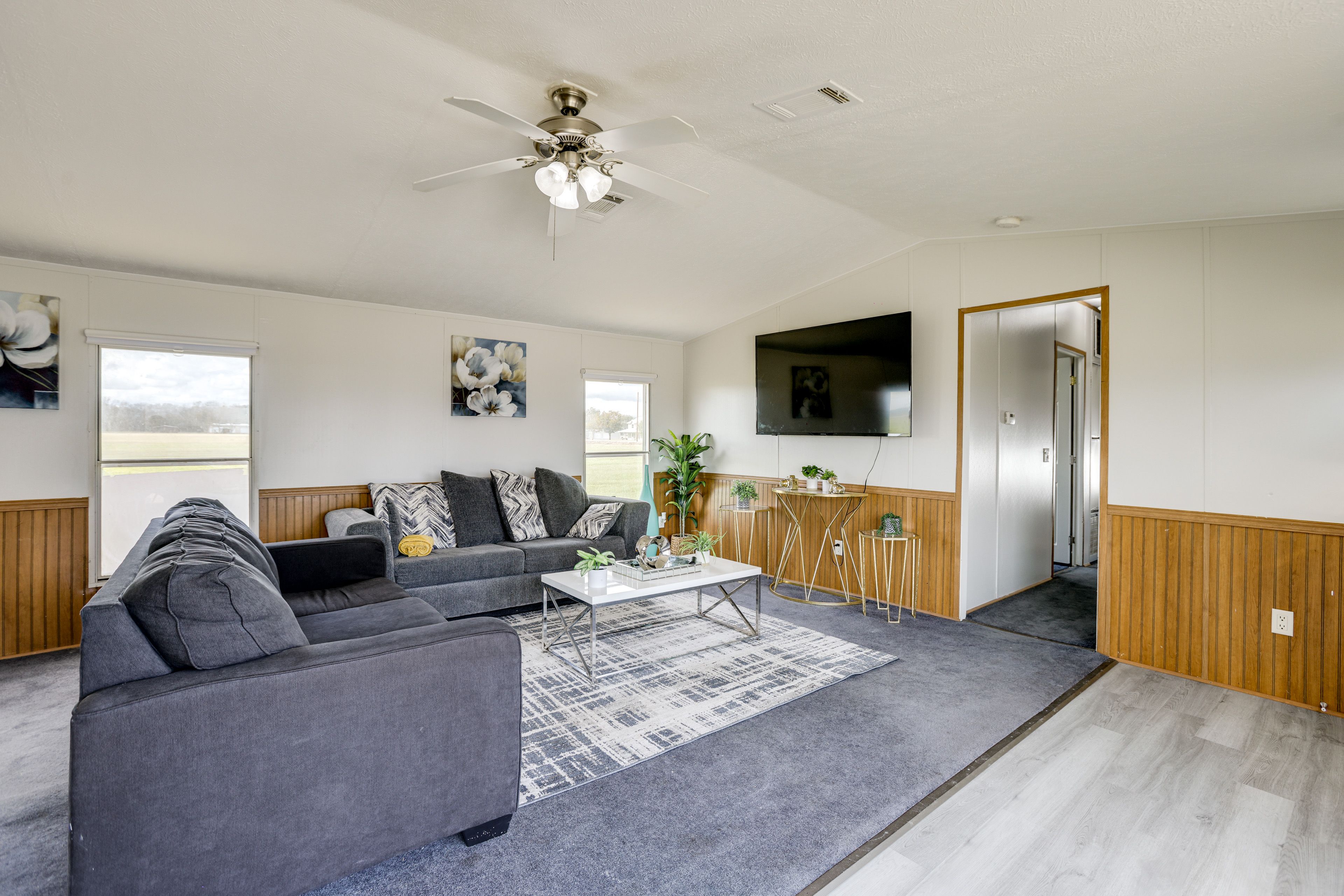 Wallis Vacation Rental | 3BR | 3BA | 1,370 Sq Ft | Stairs to Enter