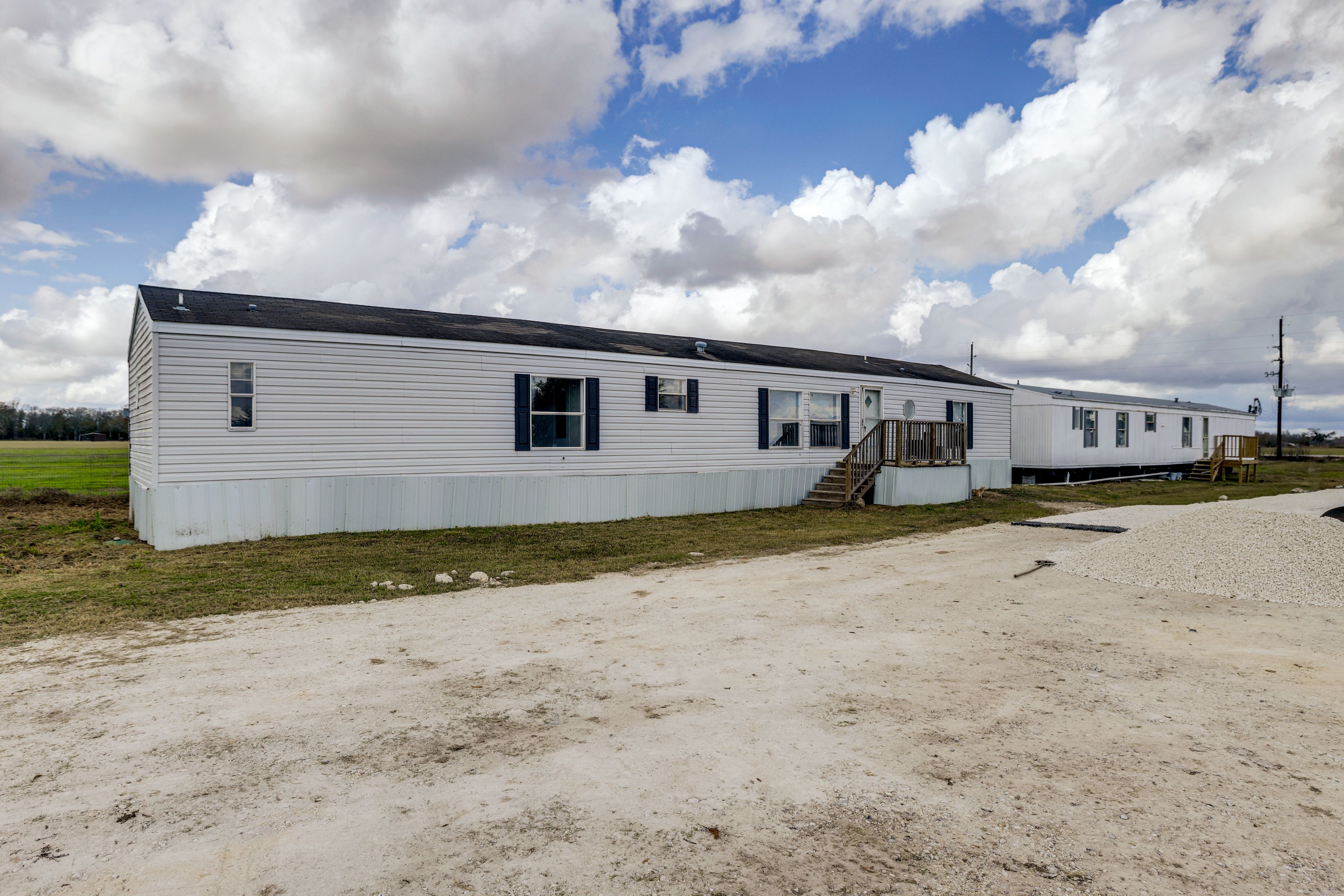 Exterior | Driveway (4 Vehicles)