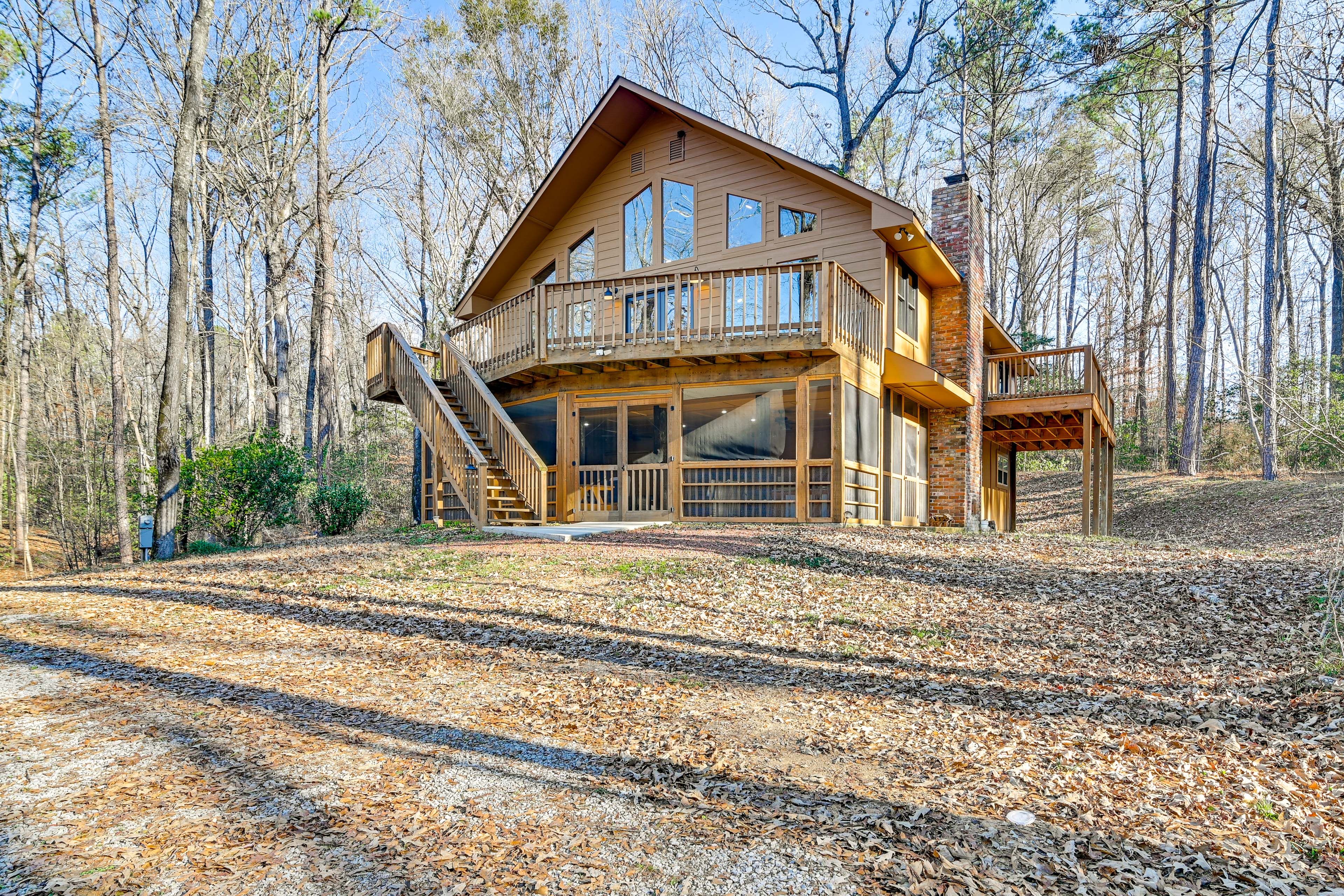 Northport Vacation Rental | 2BR | 3BA | Stairs Required | 1,800 Sq Ft