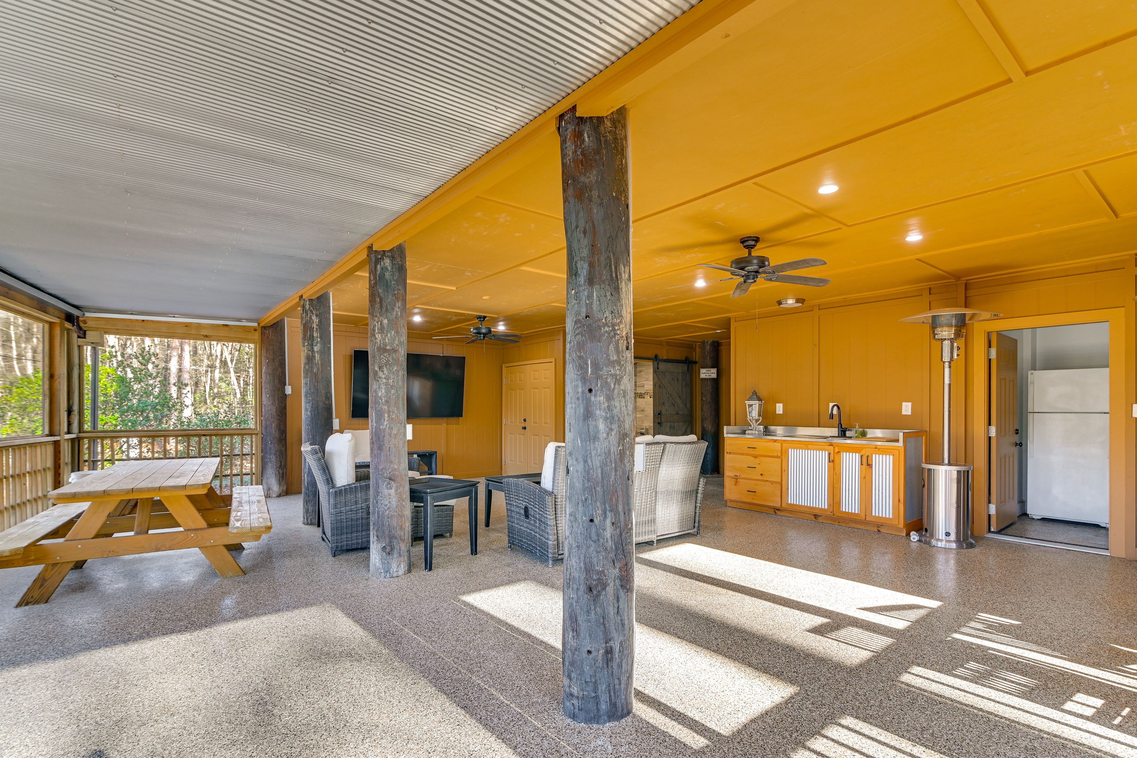 Screened Patio | TV | Refrigerator | Standing Heater | Lower Level